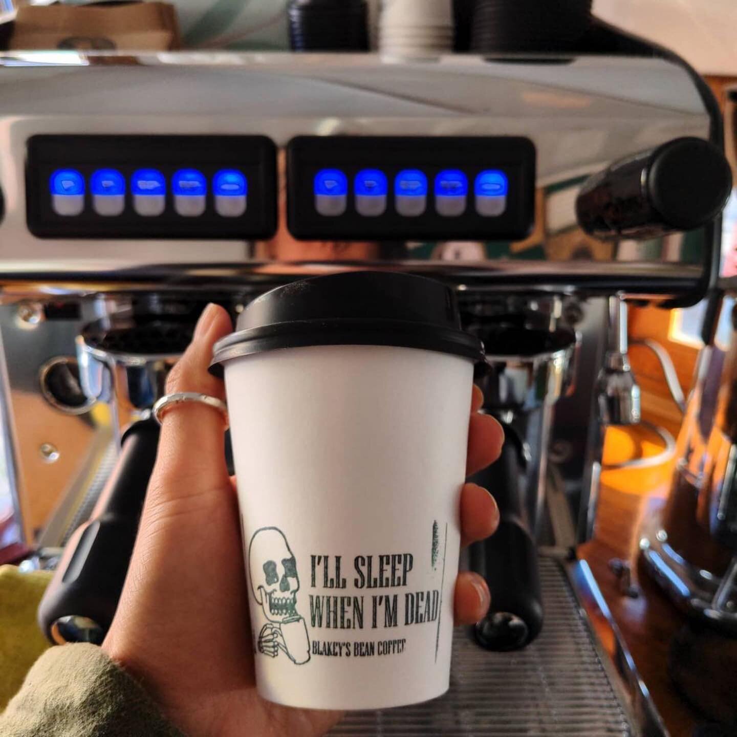 Coffee Time? ☕️ Come down to Mount Waverley Village this morning to grab a delicious coffee from @blakeysbean.coffee 
.
.
.
.

#mountwaverleyvillagemarket #blakeysbeancoffee #mountwaverleyrotary #melbournemarket #christmasinmelbourne #melbourneweeken
