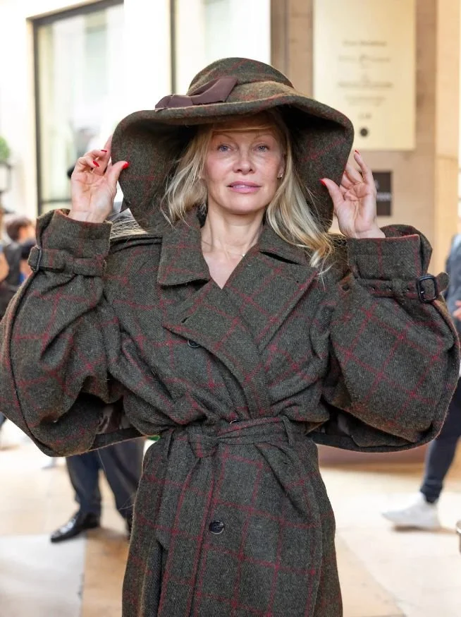 ✨Women✨ of Paris Fashion Week