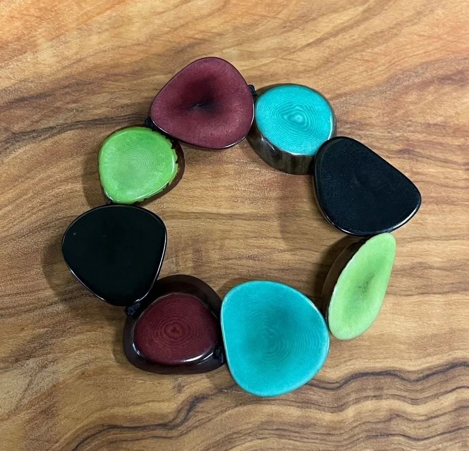 vegetable ivory flat bracelet mixed.JPG