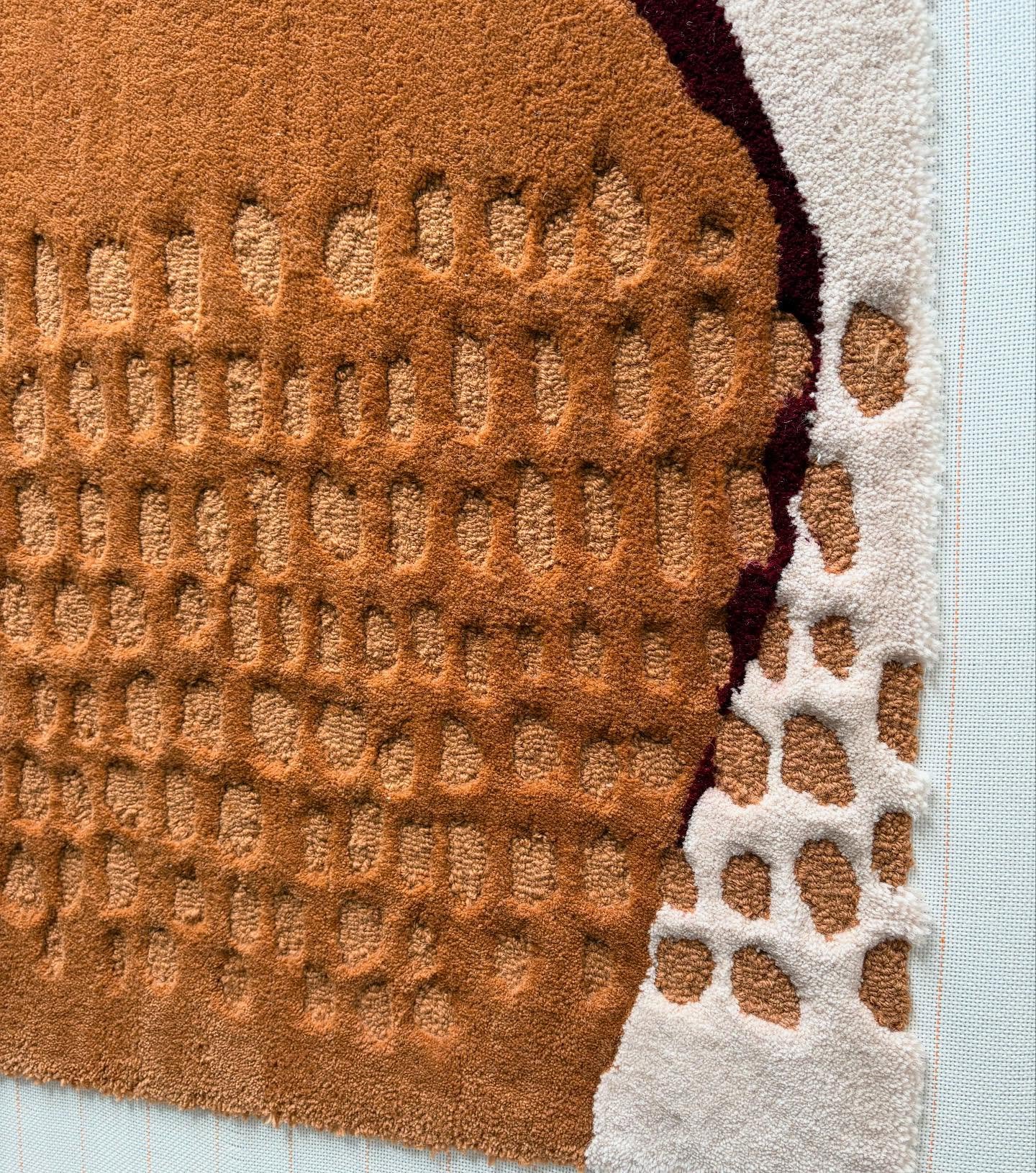 Been pouring my heart into this piece and my ears into more podcasts that you could ever imagine!!

Very excited to share the finished work with you 👀
.
.
.
.
.
.
#details #rug #carving #wool #textile #contemporary #art #newwork #rugtufting #rugart