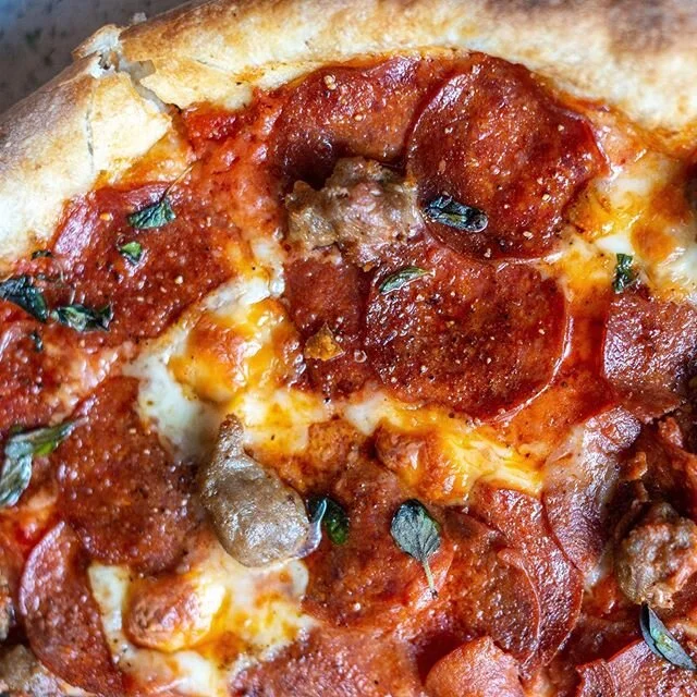 πΆ Hello, is it me you're looking for? I can see it in your eyes, I can see it in your smile...πΆ
•
#pizzaromance