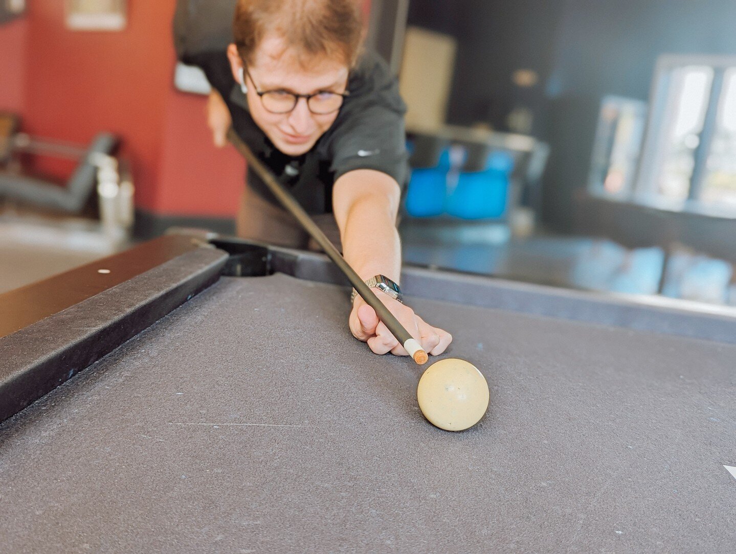 Come hang out at the Helix clubhouse and play a round of billiards (or TWO)! 🎱