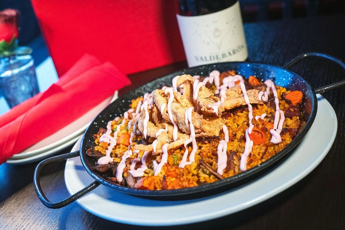 Those fried mushrooms though 🤤⁠
⁠
HEARTY BEEF BOURGUIGNON PAELLA⁠
beef brisket, carrot, celery, onion, bacon, mushrooms, rich red wine beef broth, crispy fried oyster mushrooms, rioja aioli⁠
⁠
Now in Worcester and Wellesley!