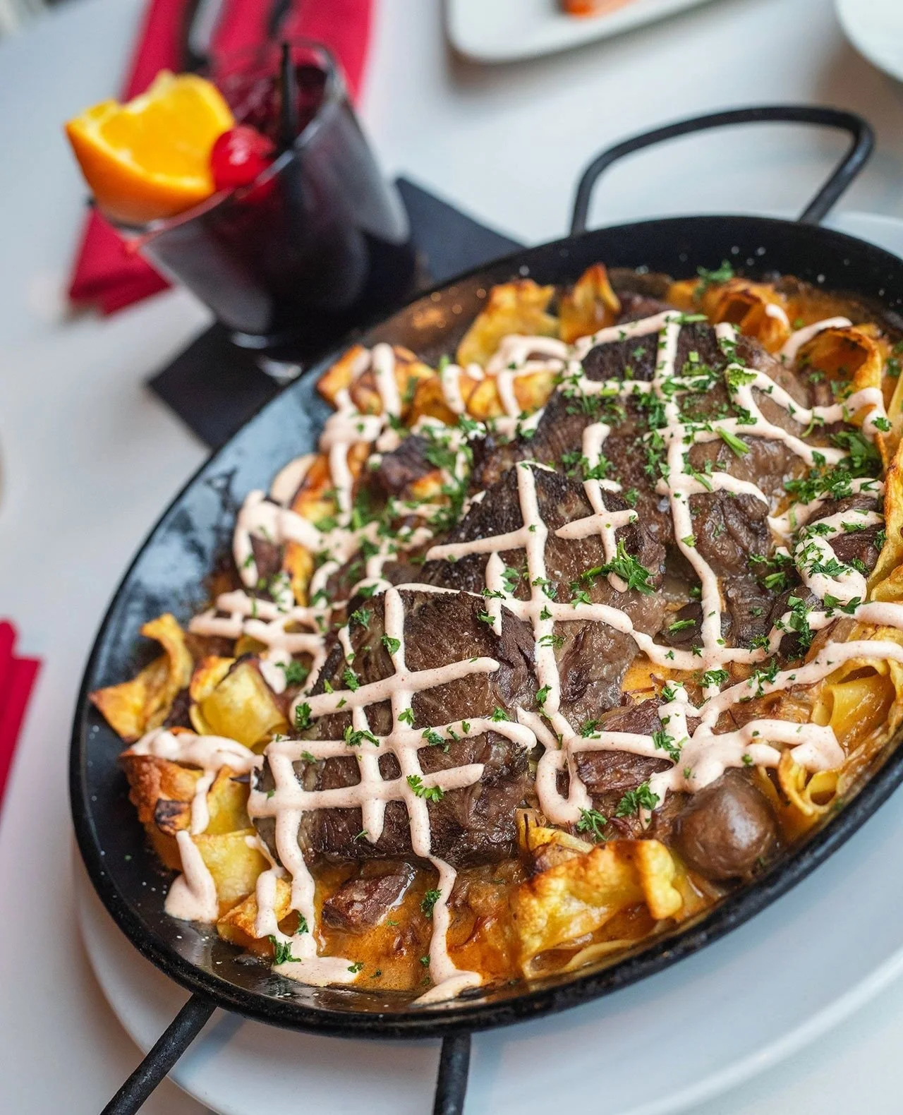 Some dishes are just better shared. This month&rsquo;s Platos Para Dos is pure comfort with a Bocado twist&mdash;Short Rib Beef Stroganoff 🥘⁠
⁠
Slow-braised beef, silky pappardelle, button mushrooms, and onion, all wrapped in a rich sour cream sauce