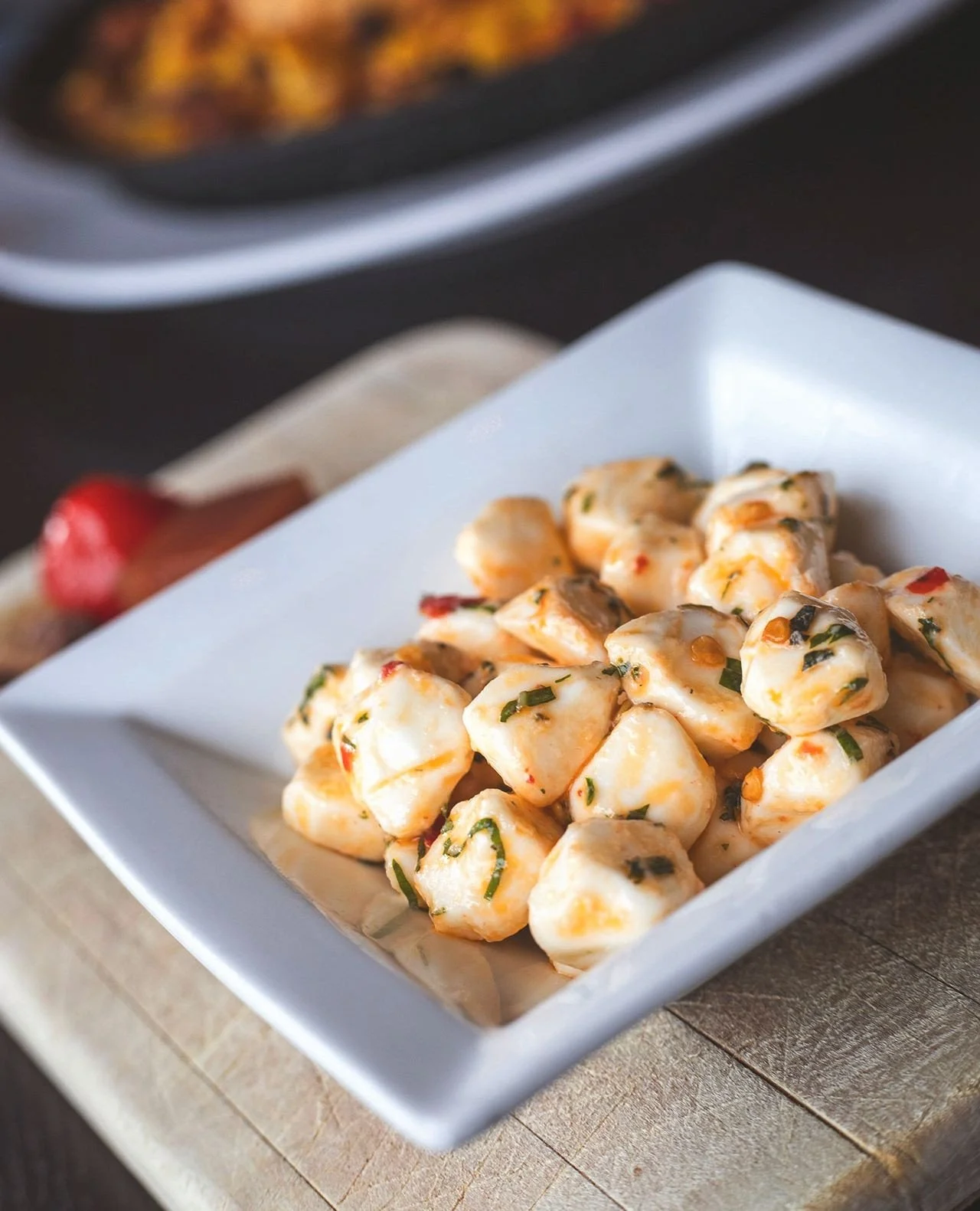 Fan me and feed me marinated mozz pearls ☺️ Basil, Calabrian chili, olive oil⁠
⁠
Available tonight in Worcester and Wellesley⁠
⁠