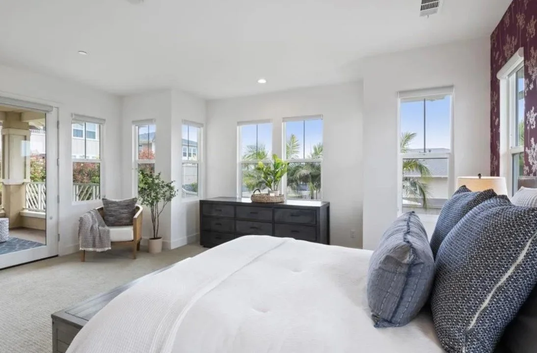 2887 Crest Drive master bdrm1.jpg