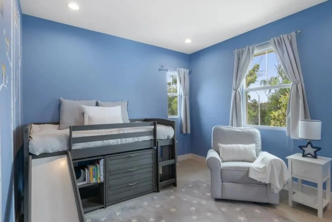 2887 Crest Drive boys room.jpg