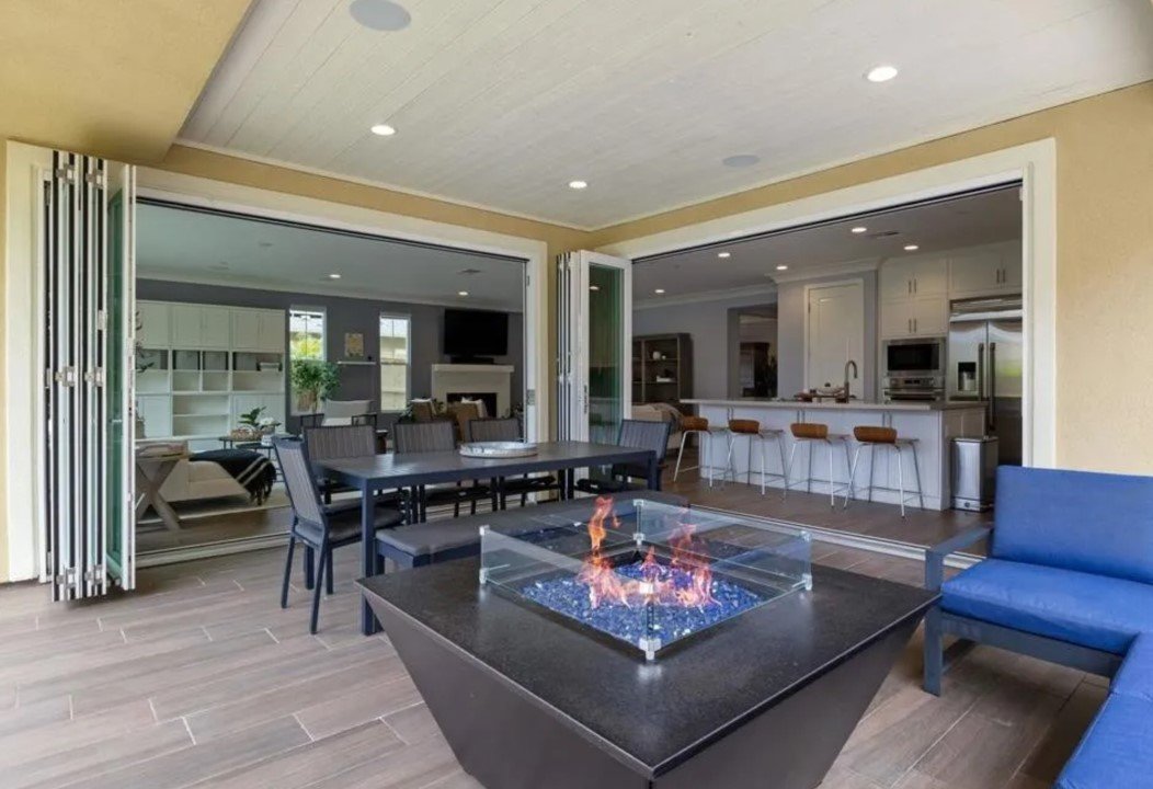 2887 Crest Drive back patio 2.jpg