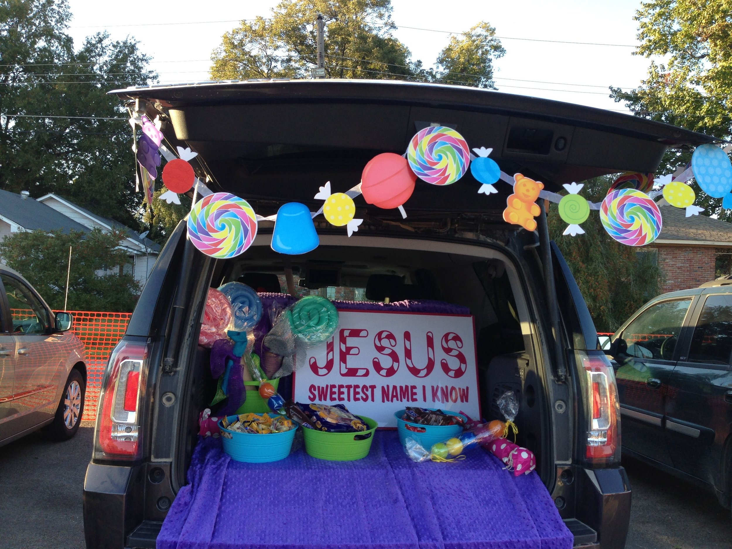 LINC Trunk-r-Treat
