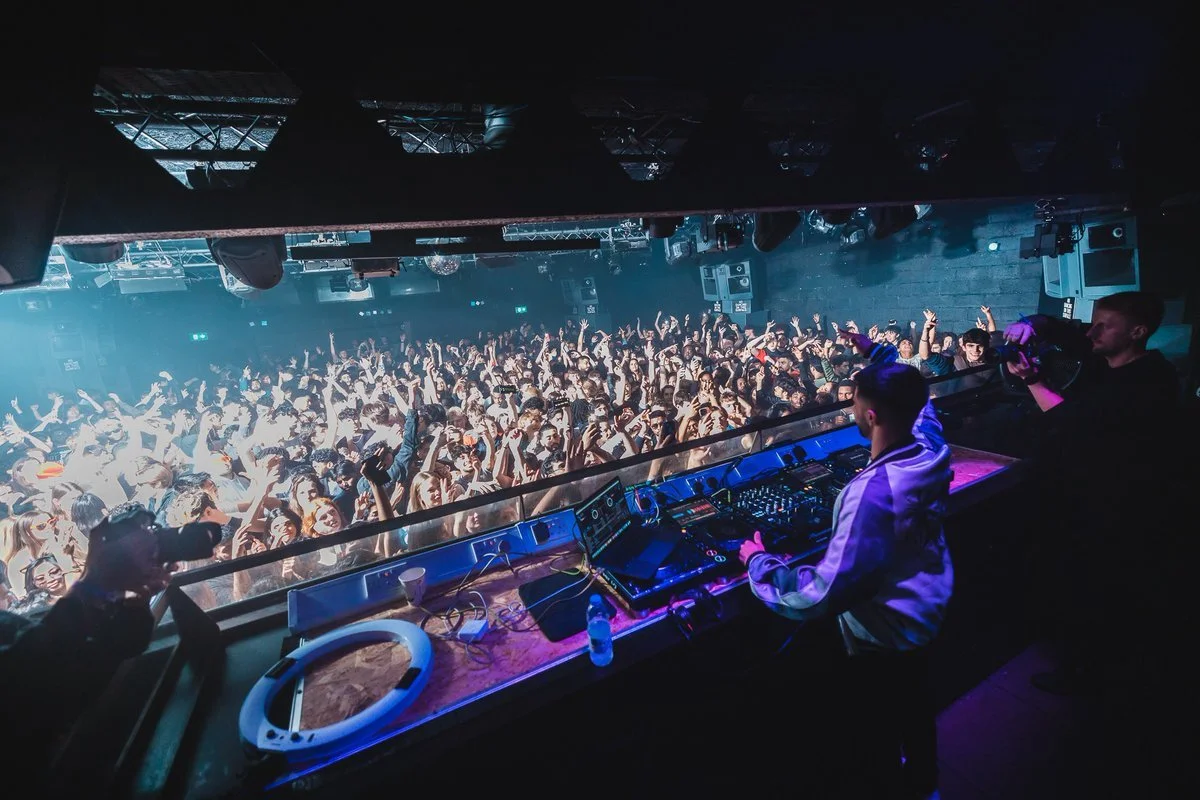 How multi cam productions save DJs money compared with livestreaming