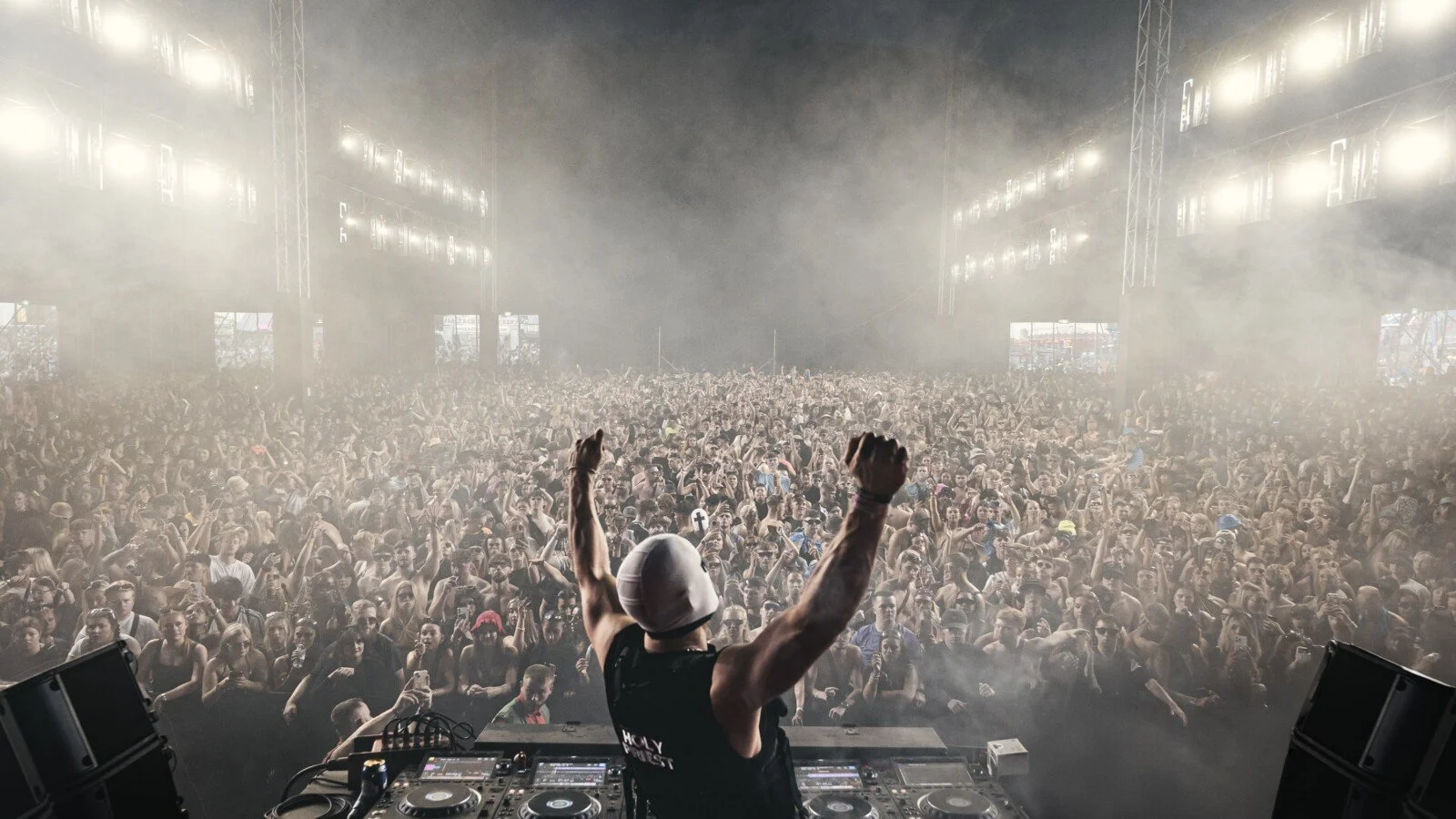 Why multi cam productions give DJs morE creative control