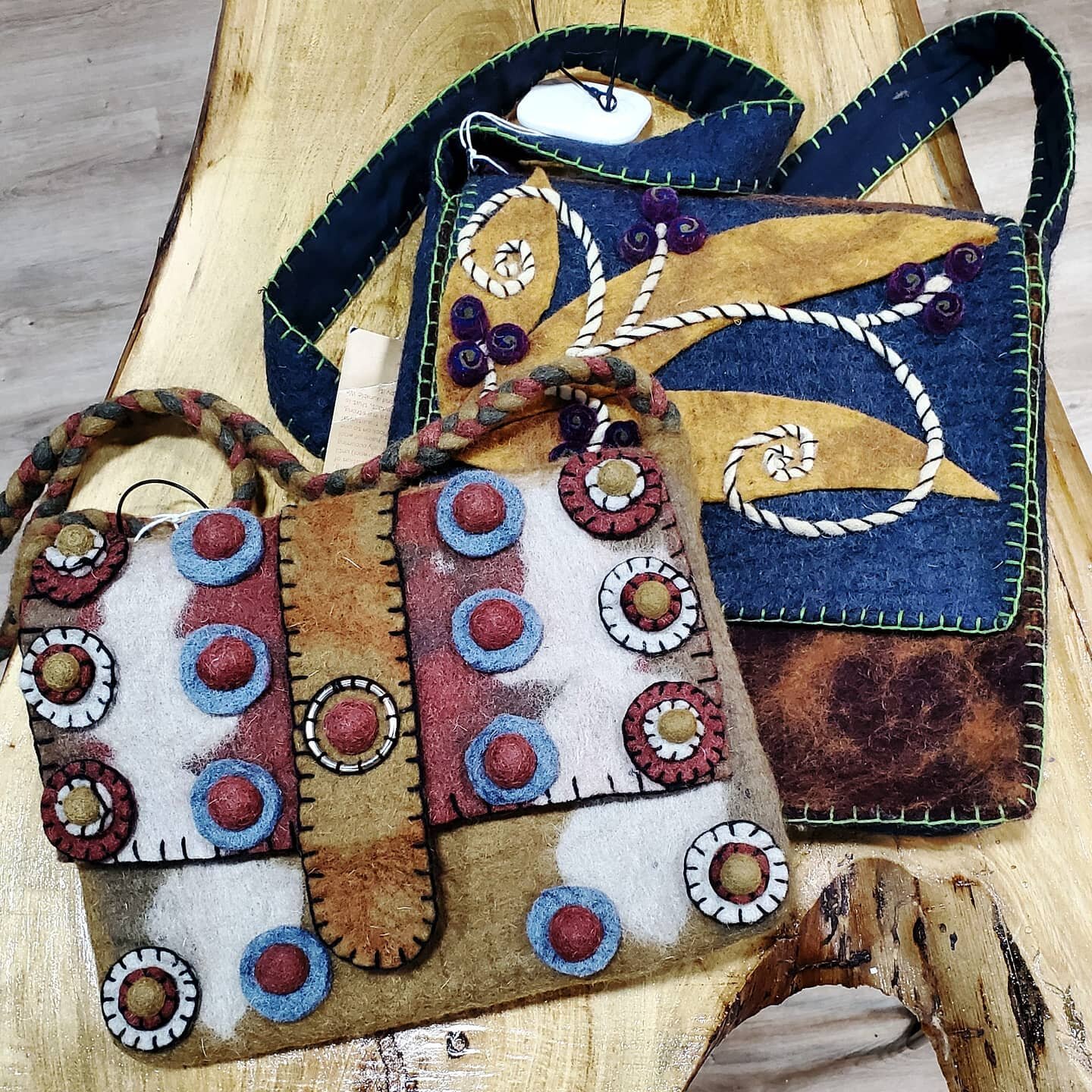At Old Crows, you can update your home decor AND your wardrobe for fall. These handmade felted wool bags are the perfect accessory for the cooler months ahead! (p.s. It's never too early to start thinking about Christmas gifts!) 

#handmade #feltedwo