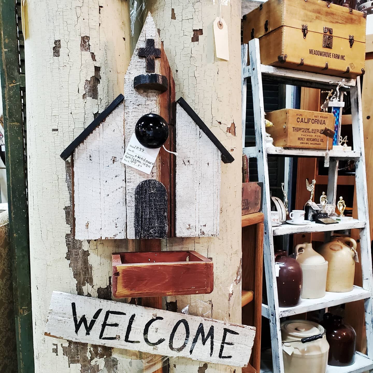 Antiquers, pickers, vintage lovers, lookie-loos, and reminiscers, all Welcome! Open today from 12 to 5.

#oldcrowsantiques #denverantiques #denvershopping #thingstodoindenver #littletonantiques #littletonshopping
#antiqueshop #antiquestore #antiquema