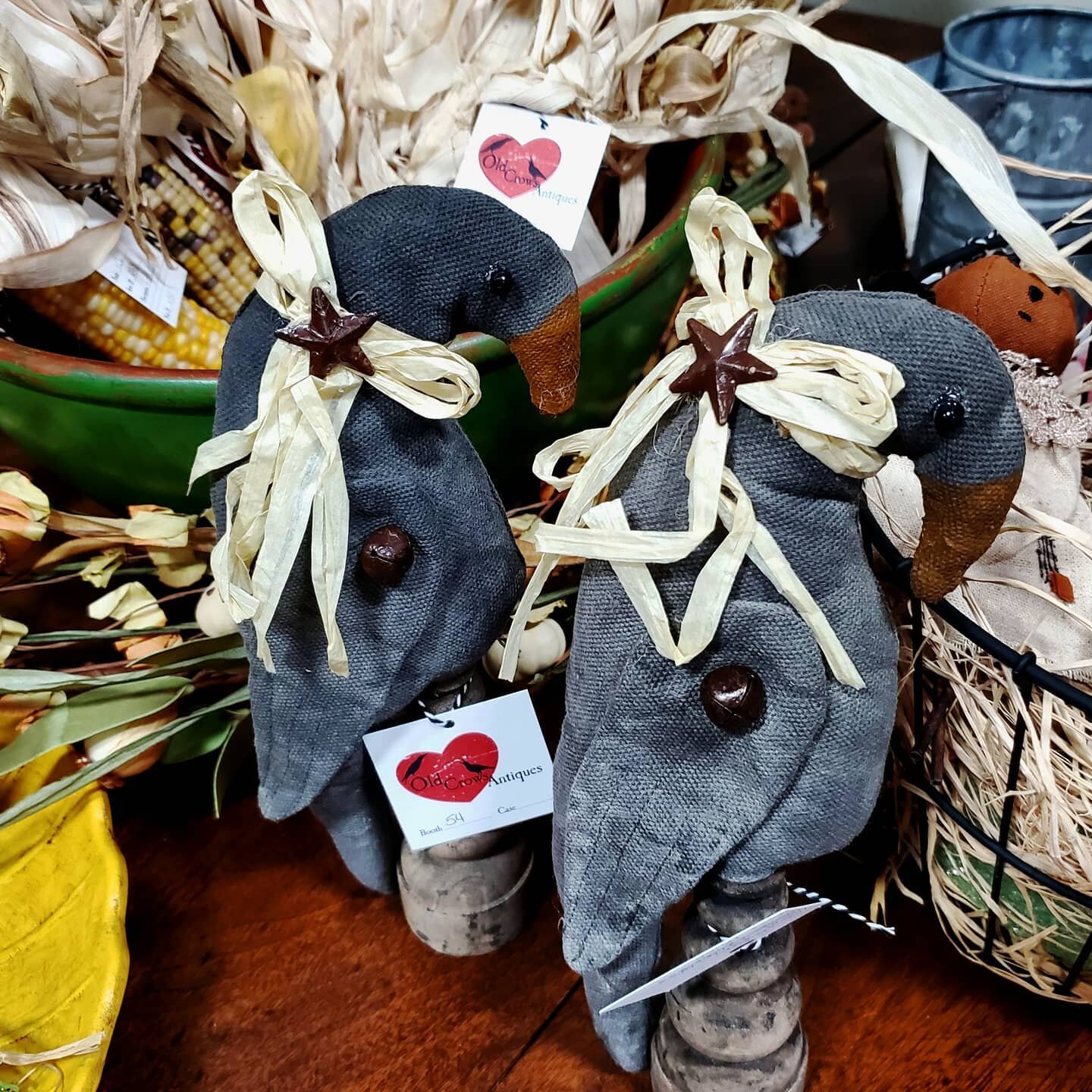 We may need these old crows for our store mascots! Come and get them for your Halloween decor before we adopt them as shop pets.

Have you rsvp'd to the party this weekend? Check out the event on Facebook for deets! 

#oldcrowsantiques #denverantique