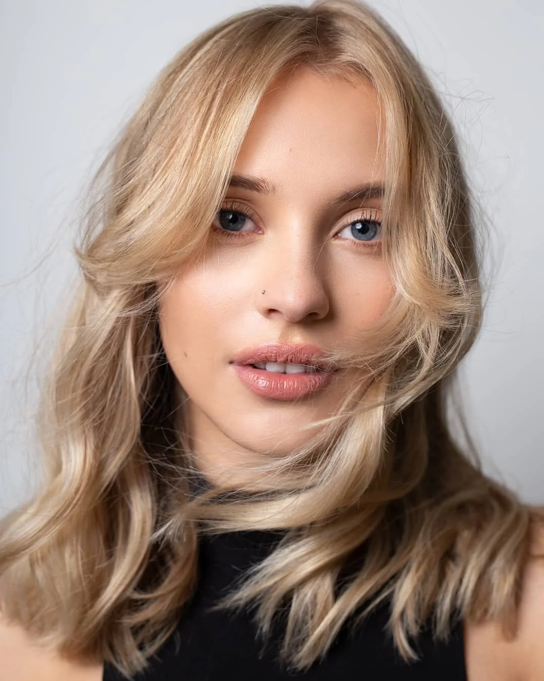 #model @laurengreeny for @wellahairuki #makeup @gabyhuntmakeup 🦋
.
.
.
#naturalmakeuplook #hairtransformation #wellaprofessional #beautyphotographer