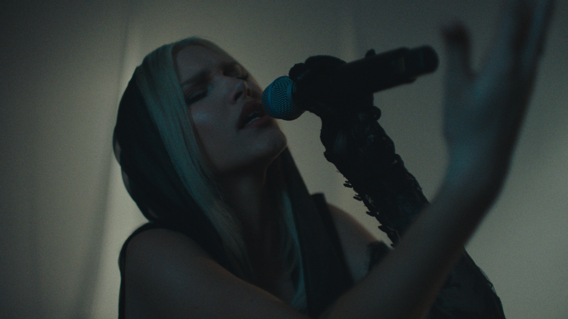   Vier.Live  with Grace VanderWaal - Contact for Link 