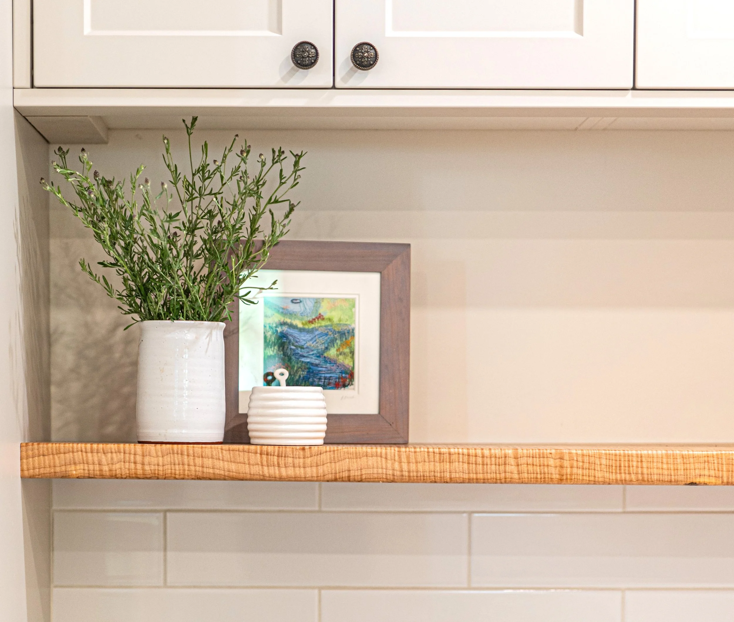 kitchen_shelf_styling.jpg