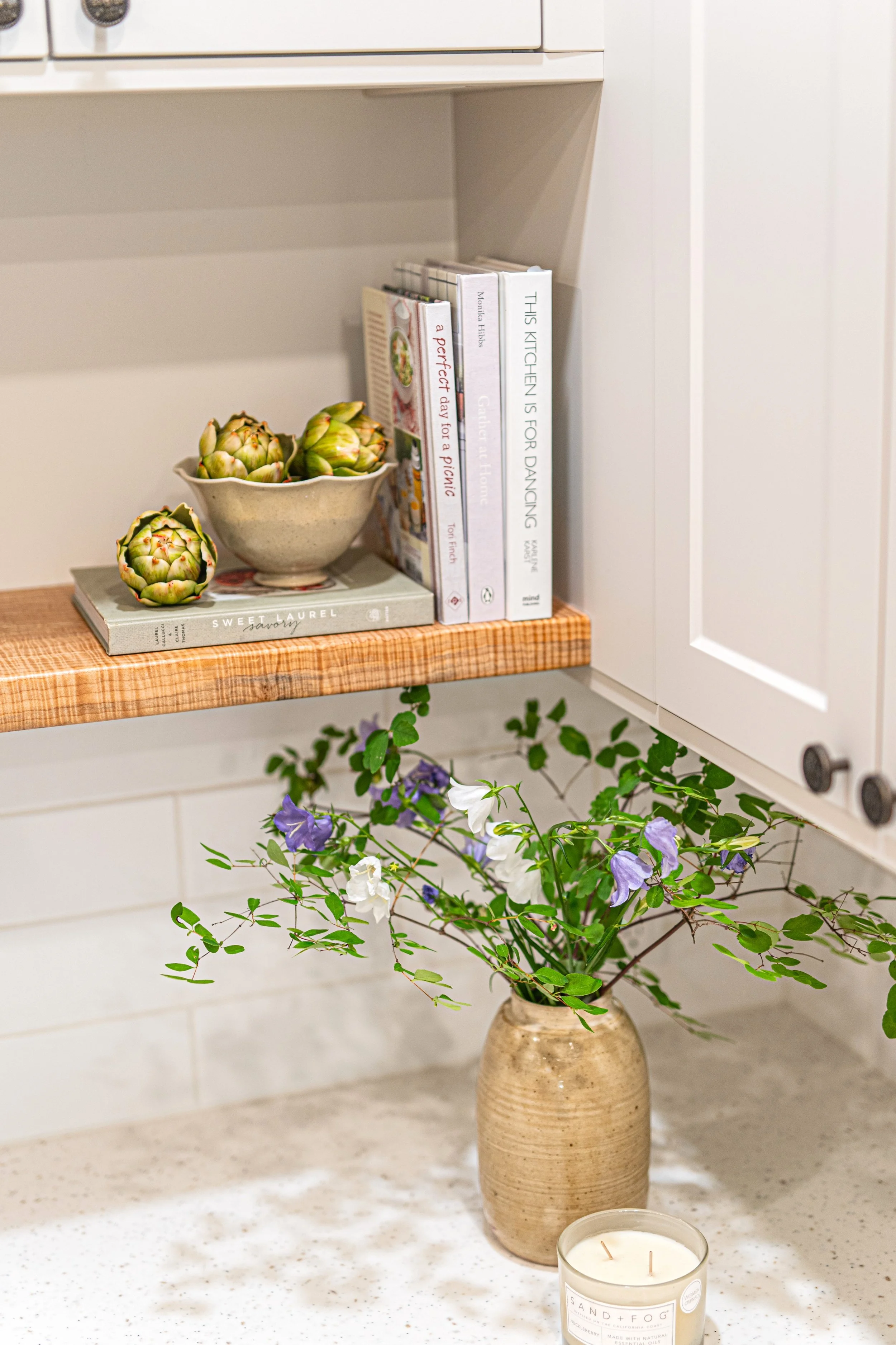 shelf_in_kitchen.jpg