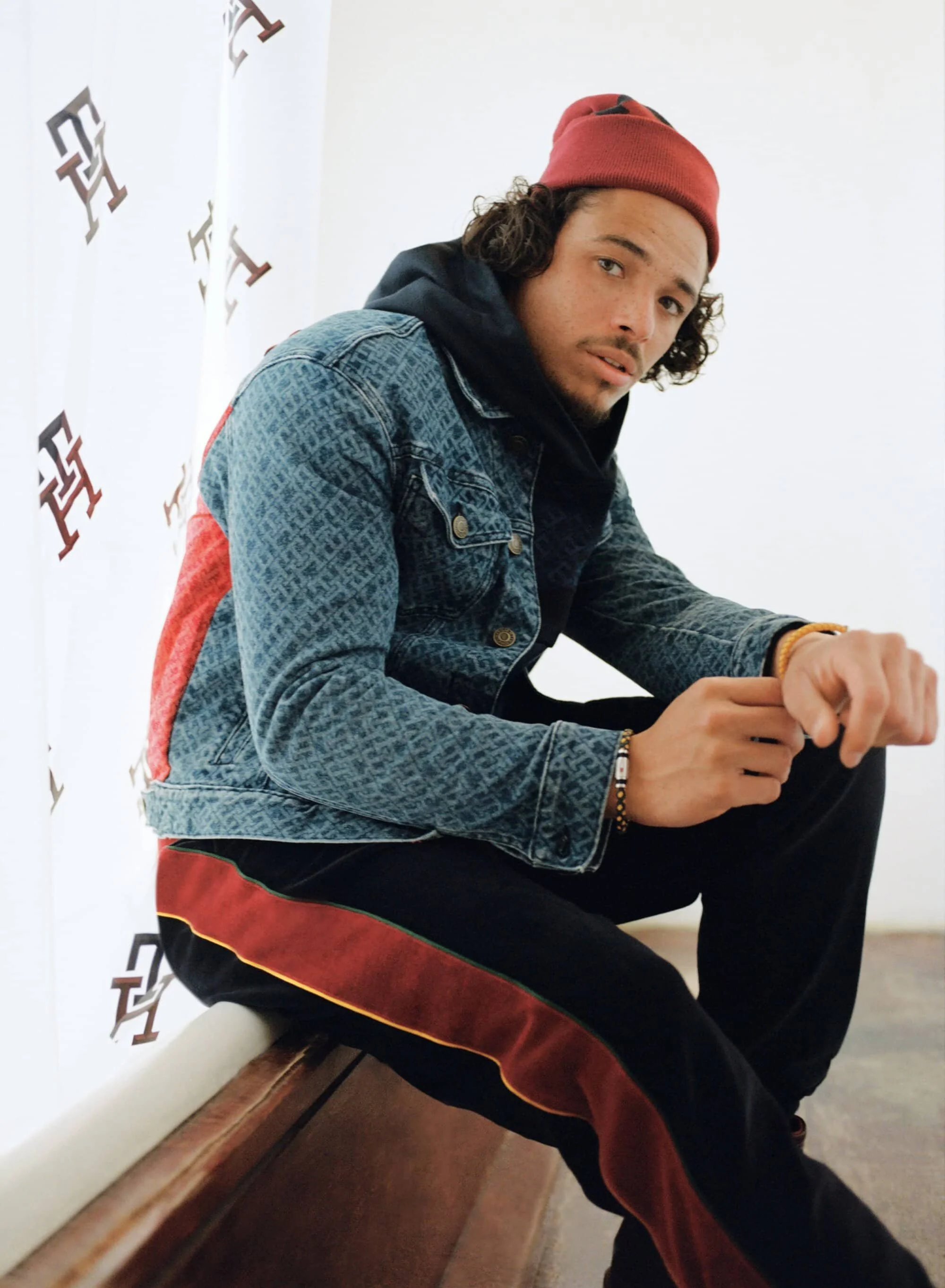 tommy-hilfiger-x-anthony-ramos-holiday-2022-ad-campaign-the-impression-023-scaled.jpg