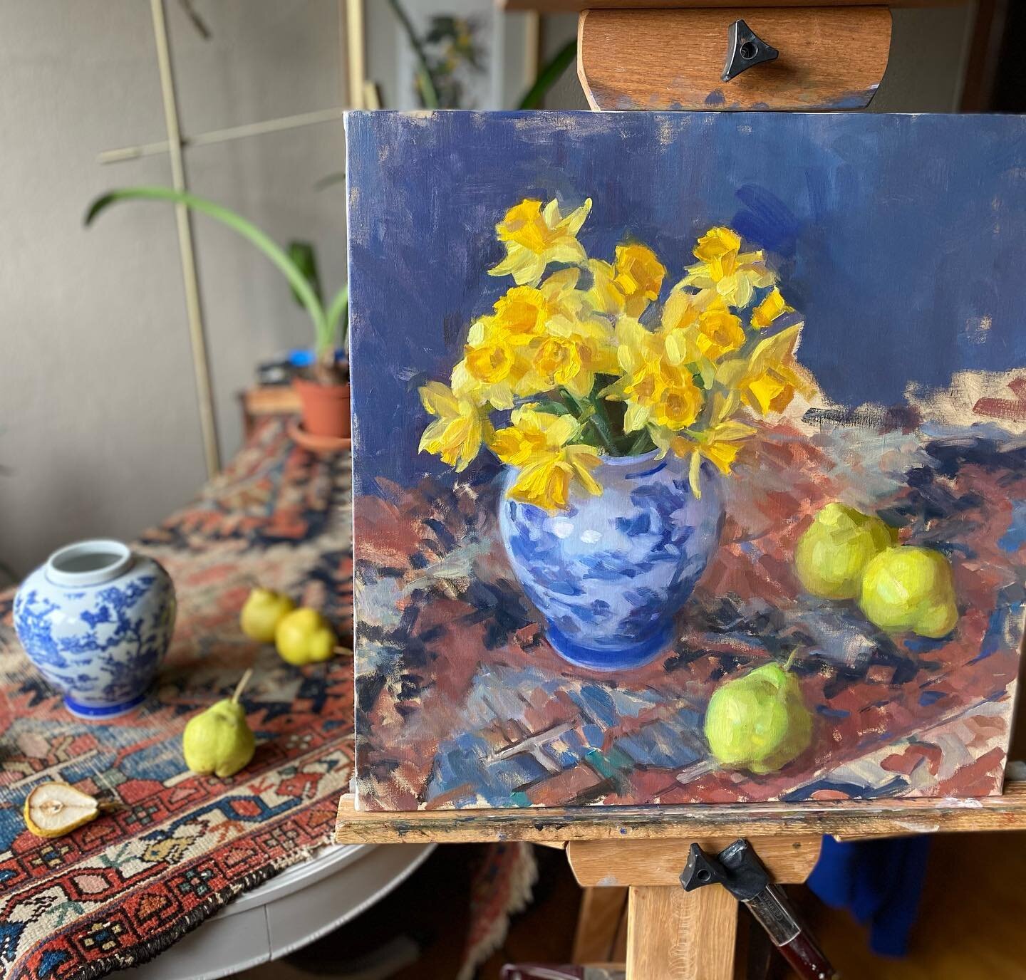 Enjoying pushing some paint and patterns on this one.  It&rsquo;ll be part of my solo exhibition this summer at the Pearson Lakes Center in Okoboji, opening July 15.

#daffodils #paintingfromlife #workinprogress #stilllifepainting #oilpainting
