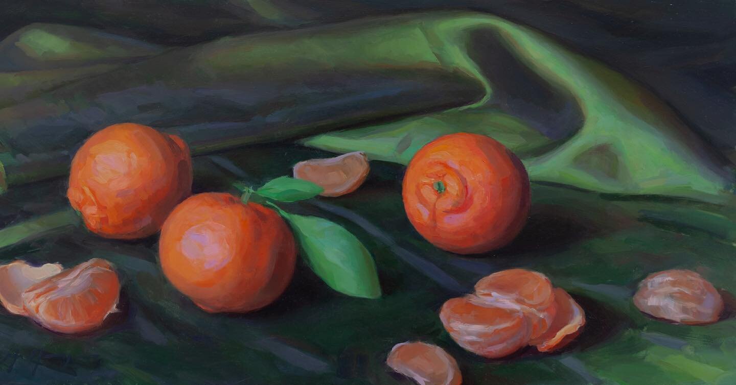 Mandarins on emerald silk 🍊 

Here&rsquo;s a slightly better photo of a still life that will be among the paintings at my upcoming solo show.

In recent work, I find that I keep being drawn back to pushing color, chroma and capturing the contrasting