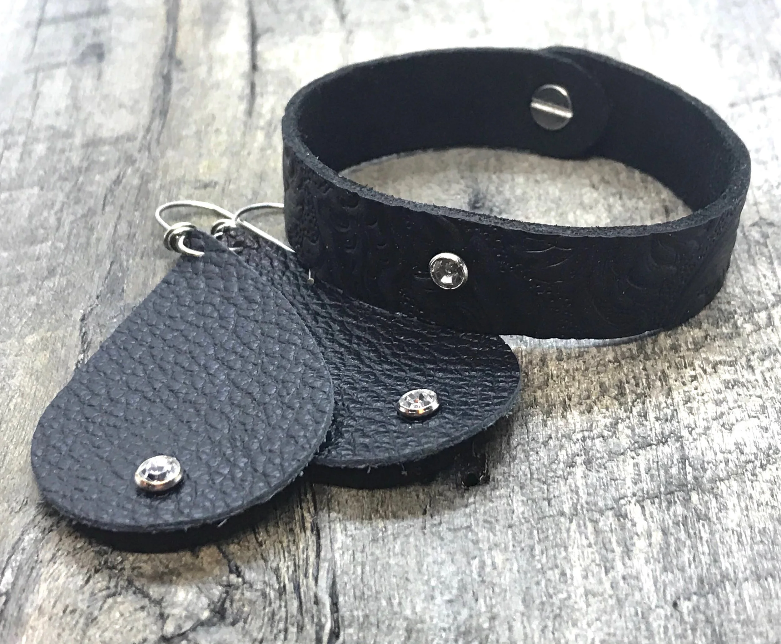 Leather Bracelet &amp; Earrings with Crystal