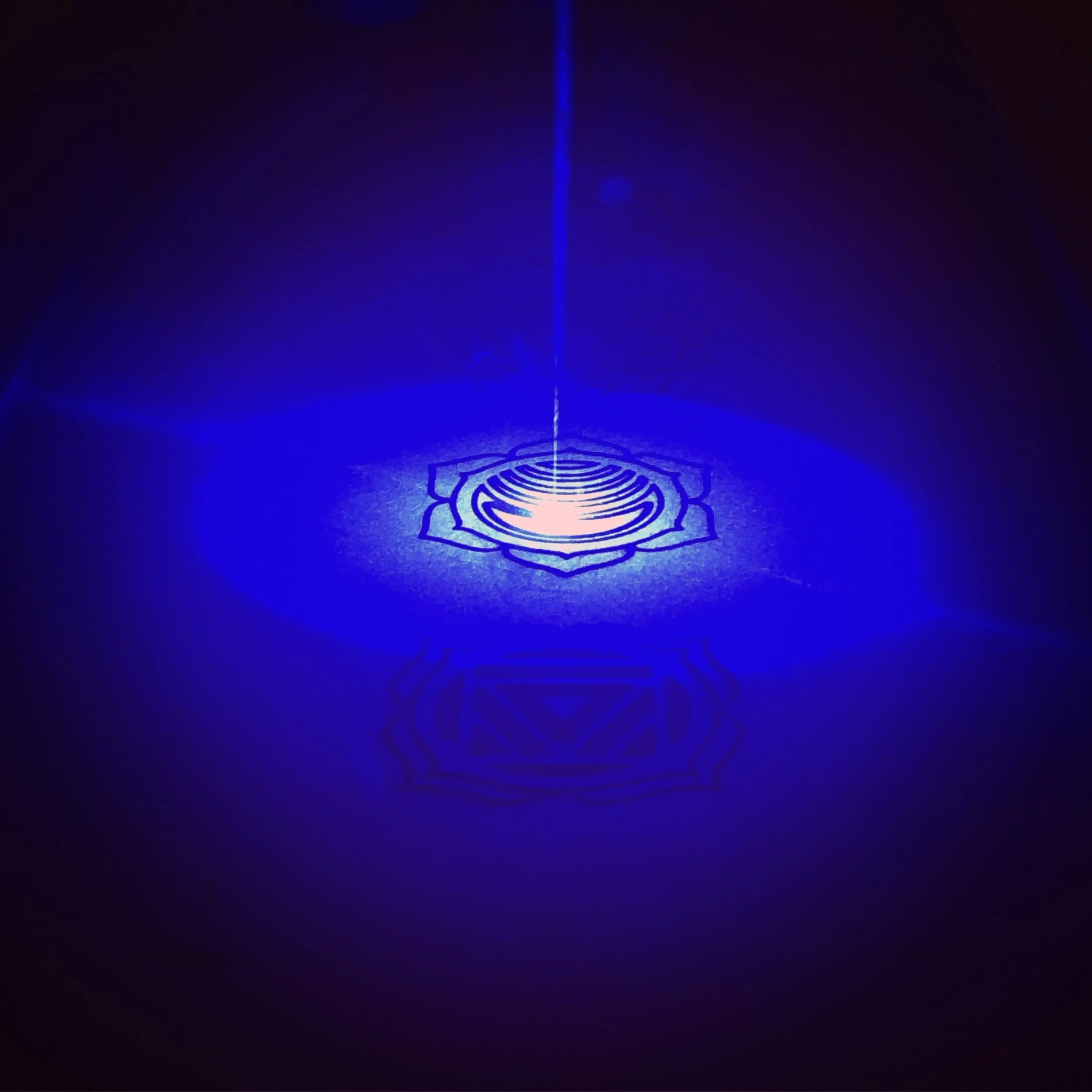 ZonneveldZ_art_sacral_chakra_laser.JPG