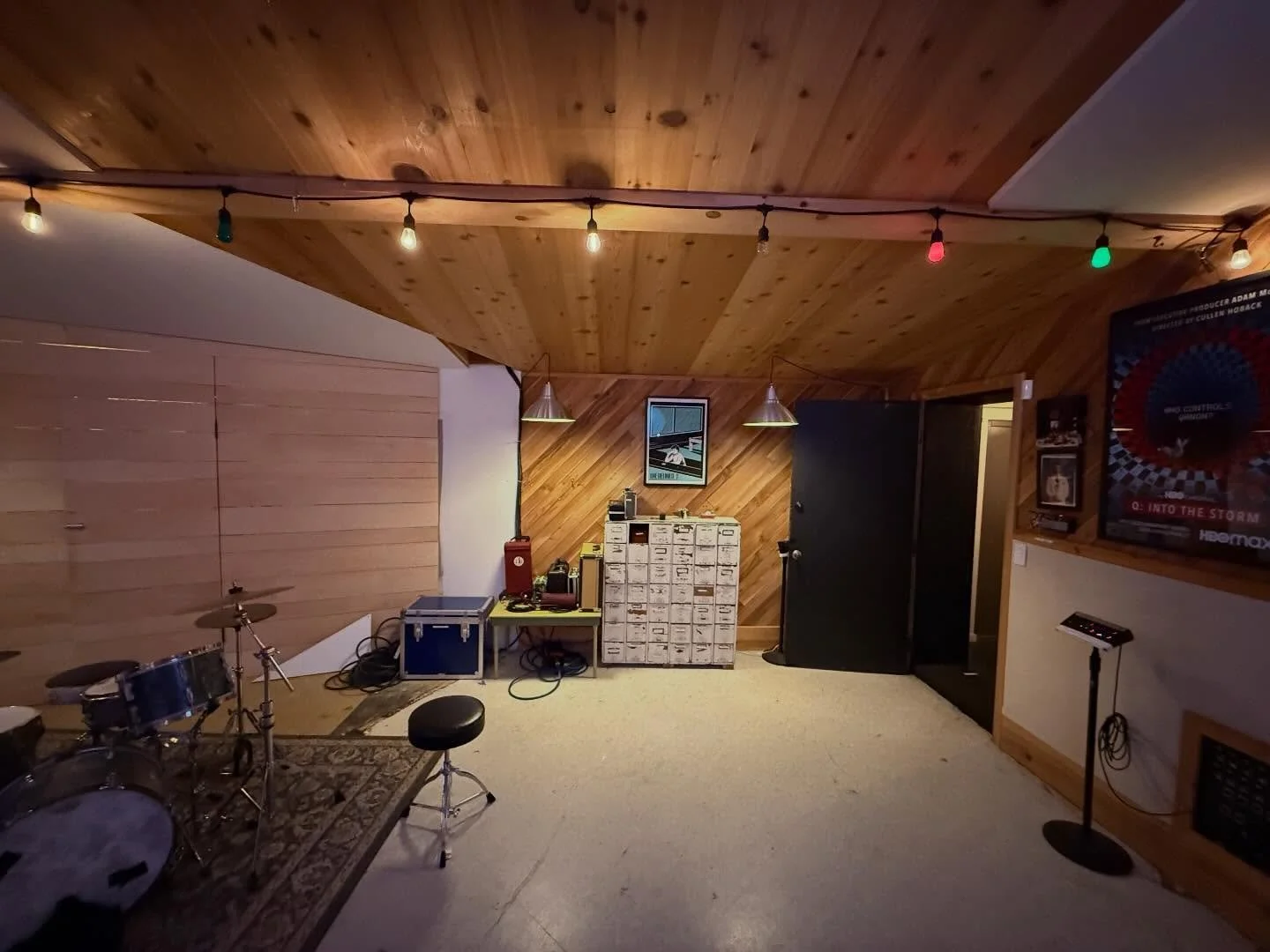 Change is a foot 🦶 yet again.
Come record ! 
#scenicburrows #nwrecordingstudio #ripcordrecords