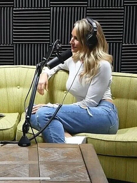 Ugly Duckling And Murders - EP 01 With Anna Katharina