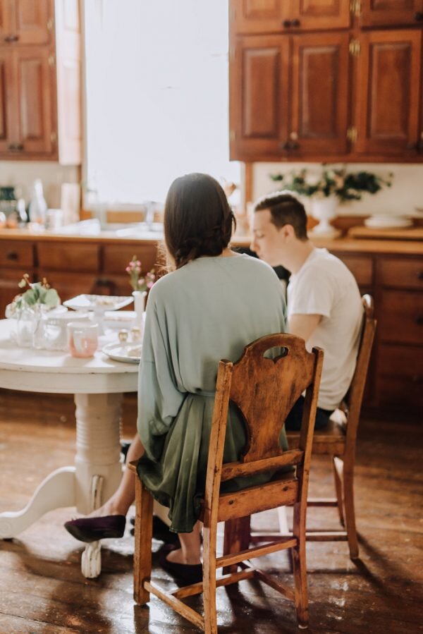 The-Sweetest-At-Home-Elopement-Inspiration-Youve-Ever-Seen-Swak-Photography-10-600x899.jpg