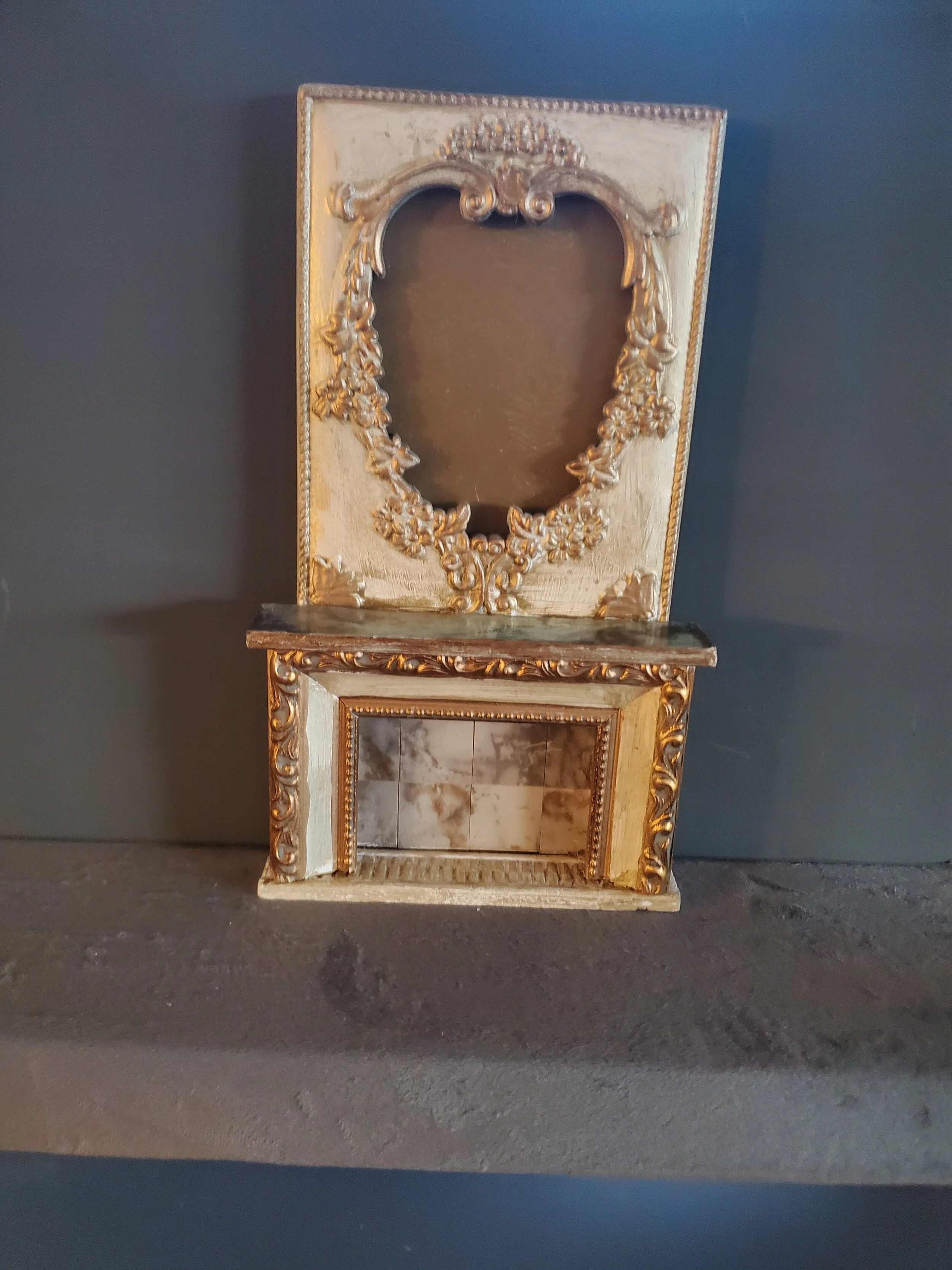 Picture frame fireplace