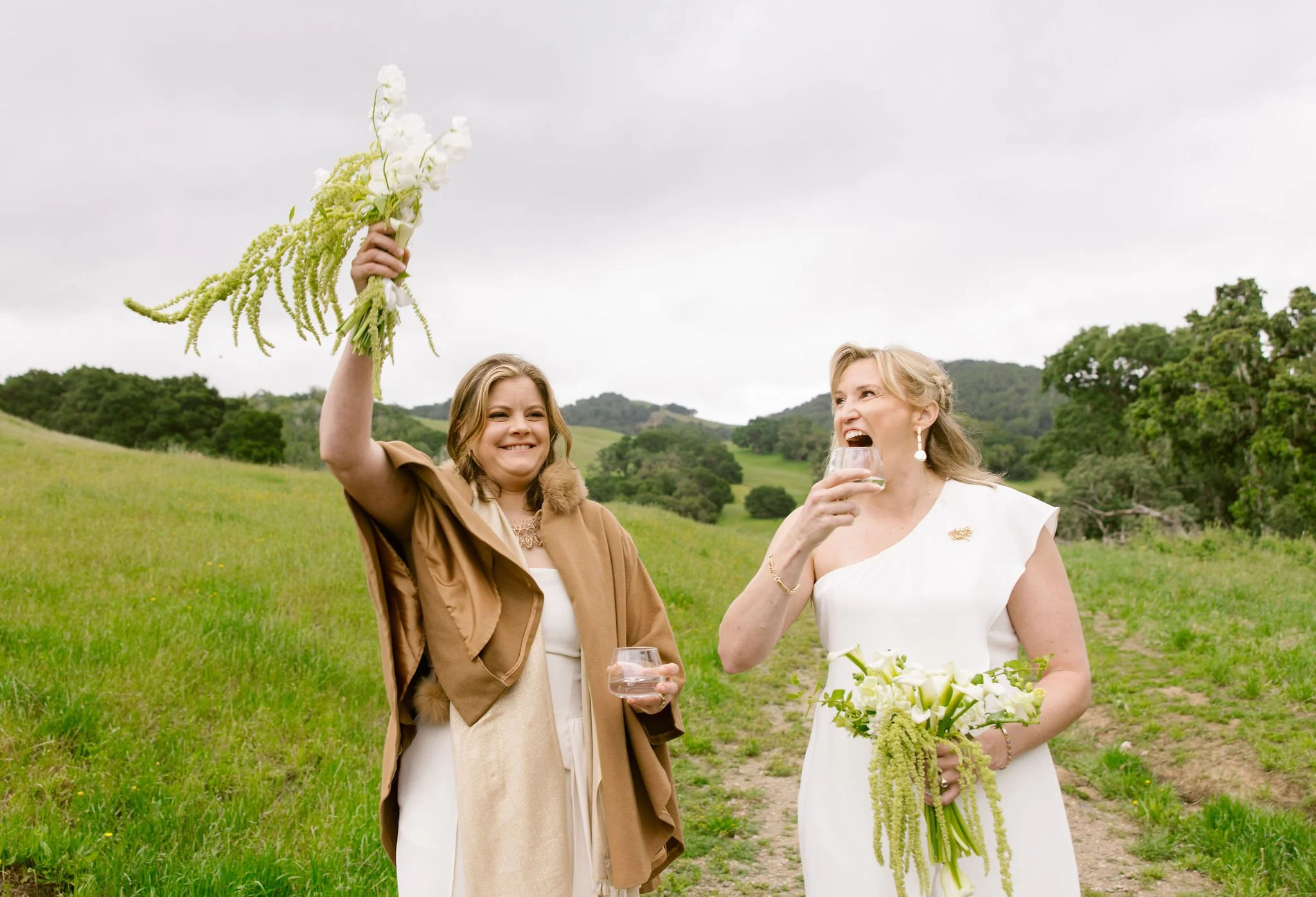 GinnyEmily_WeddingPreviews032.JPG