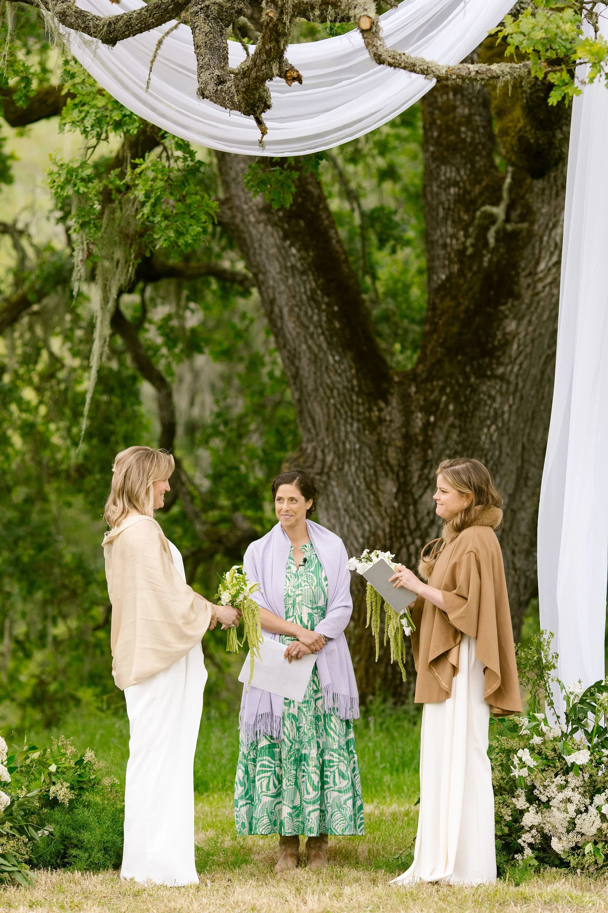 GinnyEmily_WeddingPreviews105.JPG