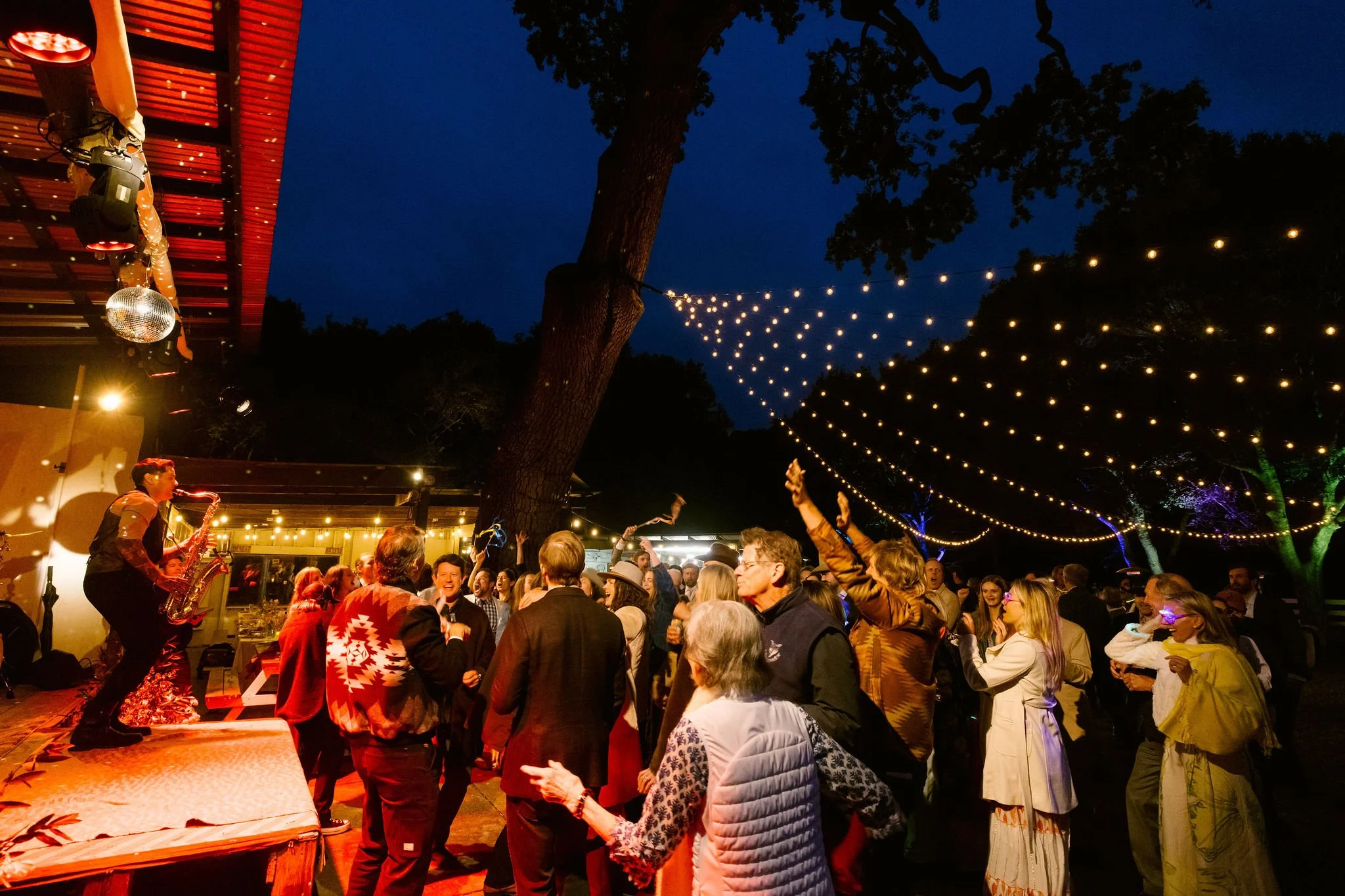 GinnyEmily_WeddingPreviews138.JPG