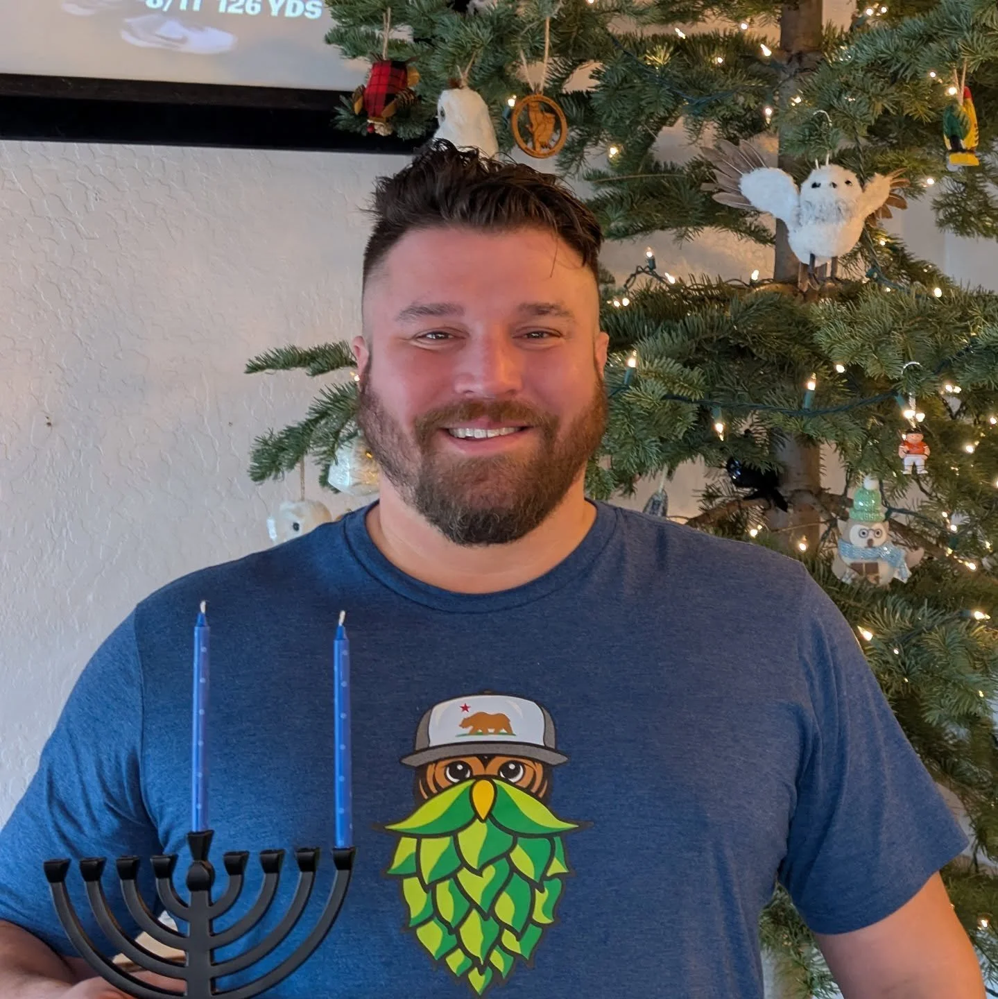 happy first night of hanukkah to those that celebrate!

we'd like to wish everyone a happy first night of hanukkah and hope the next 8 nights are full of good food, good company, and lots of light!

join us at 1pm to watch the niners take on the tenn