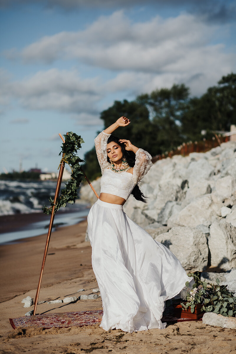  Breathtaking bride in white for this boho styled bridal session on the outskirts of the Ogden Dunes on the shores of Lake Michigan. Midwest wedding photographer Kindred + Co Indian-fusion styled bridal session Northern Indiana wedding photographer O