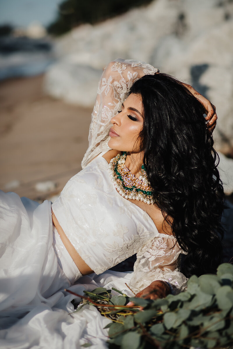  Gorgeous sunlit bride styled in Indian-fusion for this bridal session on the shores of Lake Michigan. Midwest wedding photographer Kindred + Co Indian-fusion styled bridal session Northern Indiana wedding photographer Ogden Dunes Chesterton bridal p