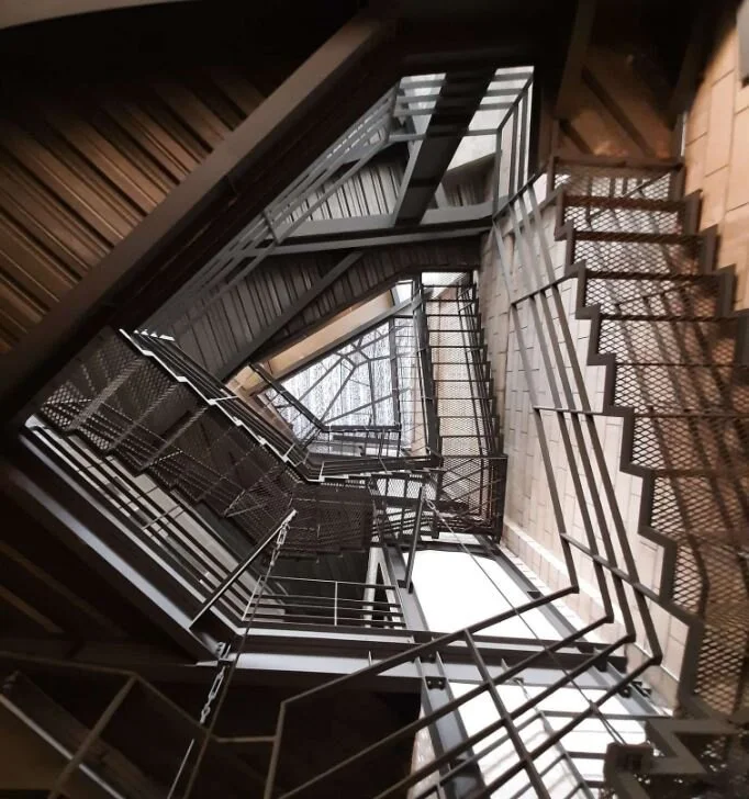 Kantor Garis Miring Studio / Tangga Gantung (Jakarta &amp; Bali)