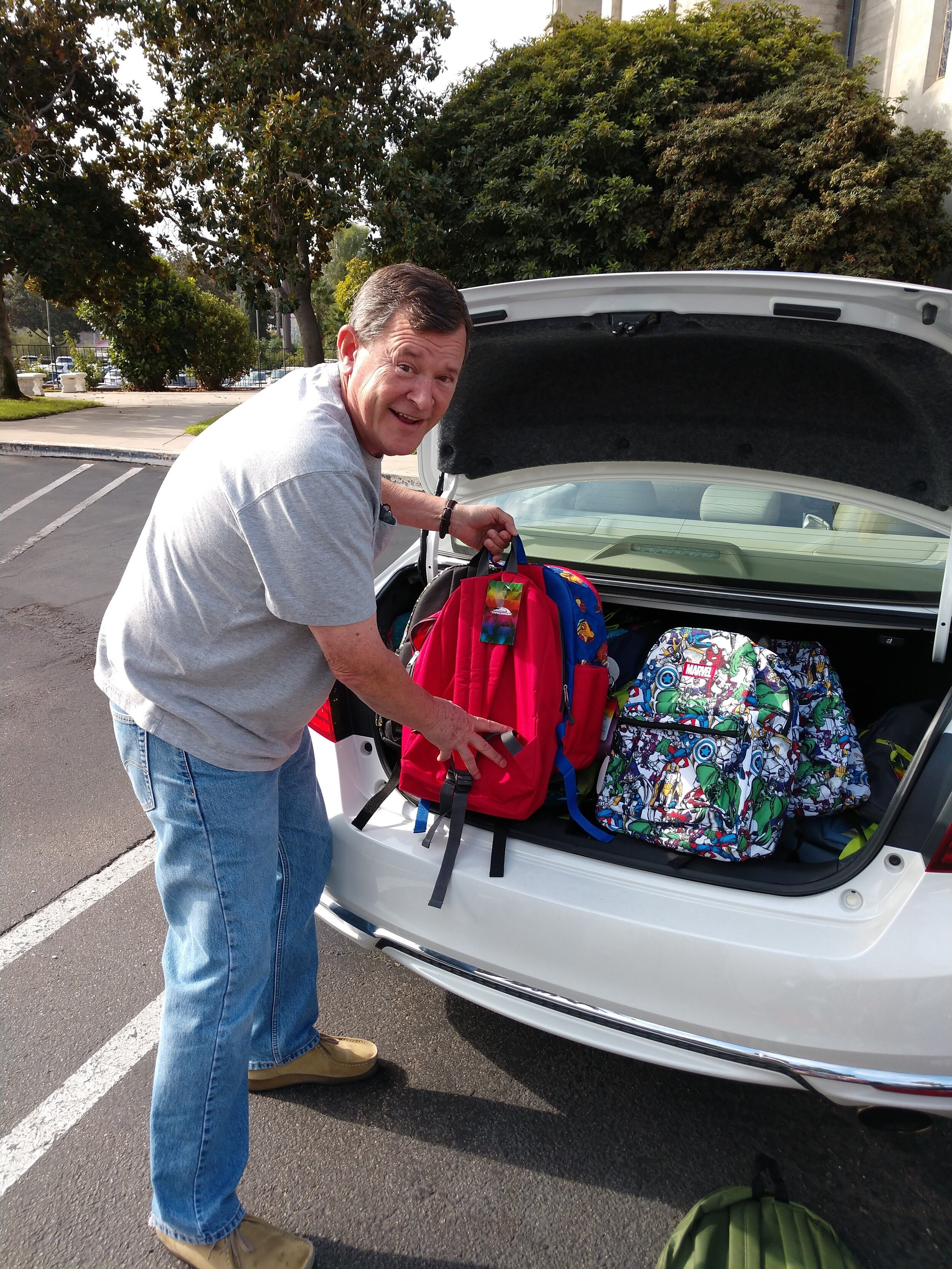 Calvary Pres_Pete Delivering Backpacks.jpg