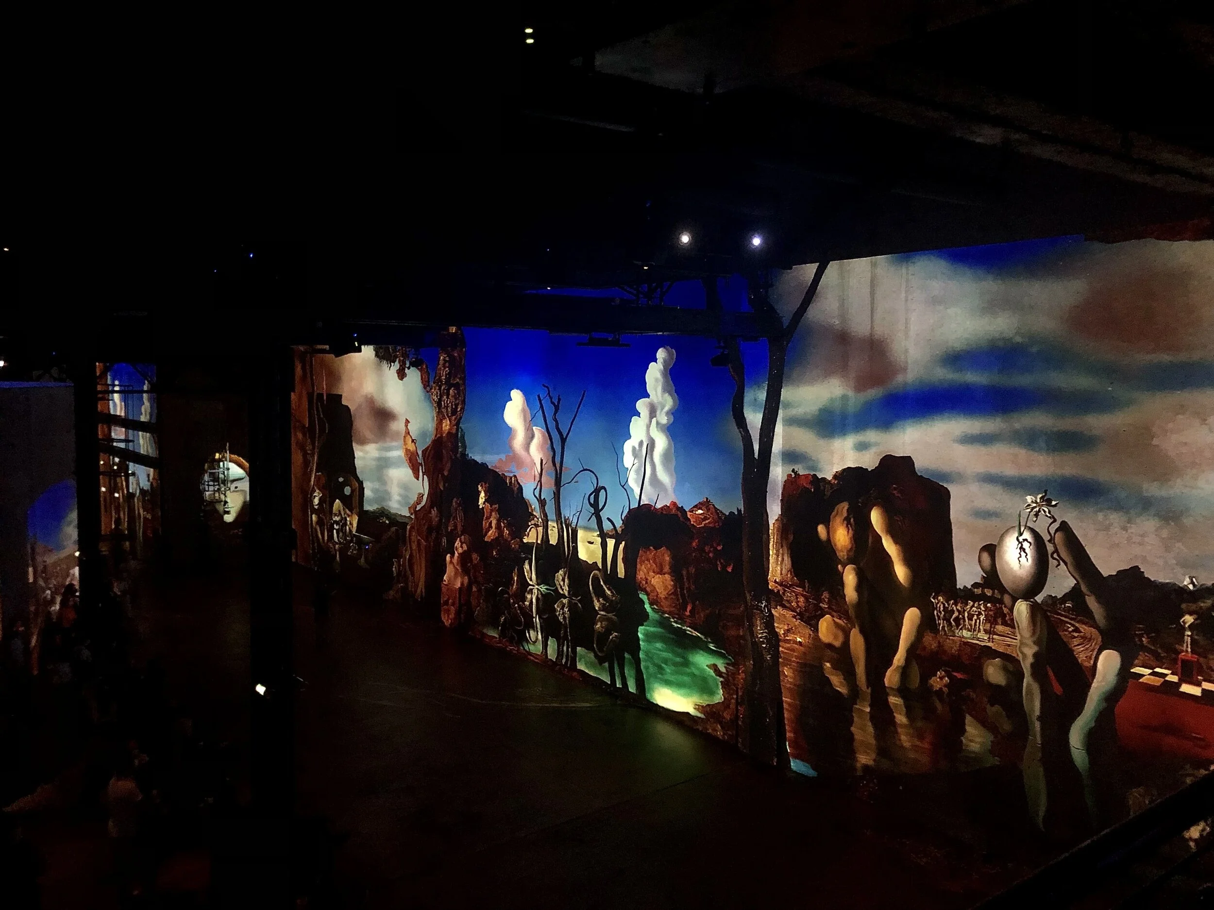 Dali Et Gaudi A L Atelier Des Lumieres Quand L Art Espagnol Devient Spectacle Surrealiste La Perle Actualites Culturelles Et Artistiques