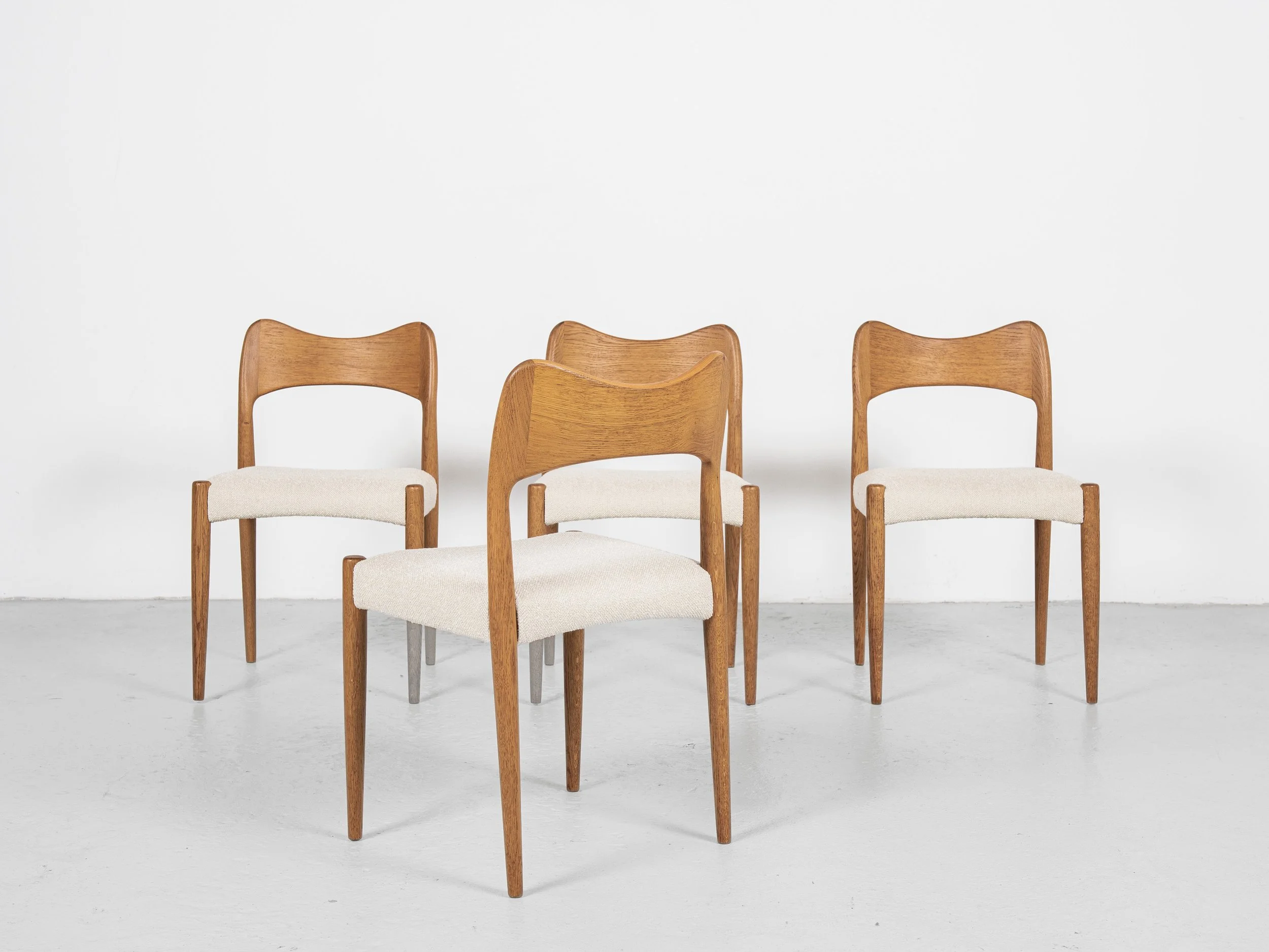 Midcentury Danish set of 4 dining chairs in oak by Arne Hovmand 