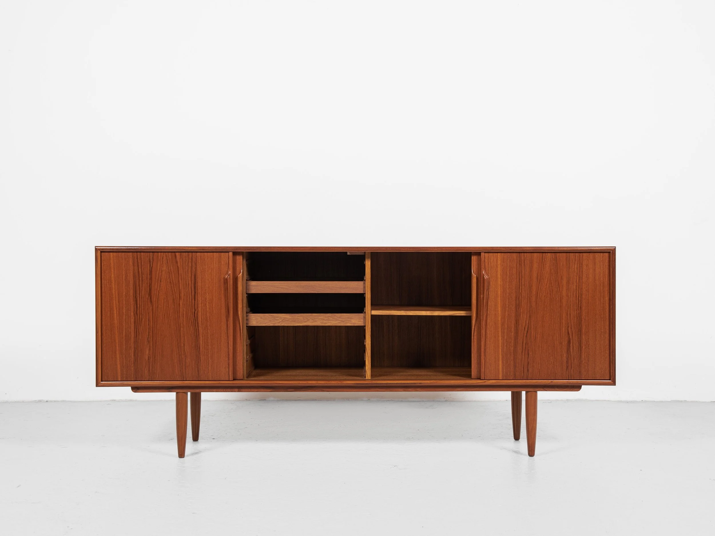 Midcentury Danish 4-door sideboard in teak by Axel Christensen for 