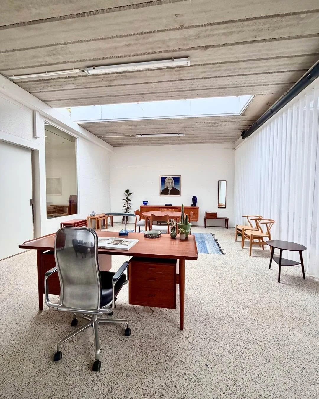 No plans this weekend? Visit our showroom!

You can visit us by appointment or shop online. Do not hesitate to contact us by email or by phone! 

#m&oslash;belfabrik #vintagefurniture #antwerp #deensdesign #vintageshop #midcenturyfurniture #danishmid