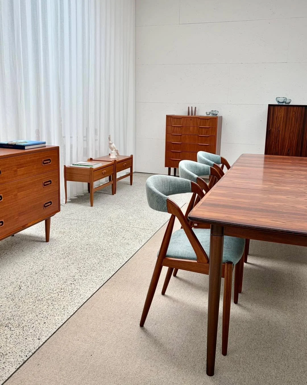Would you like to visit our showroom over the long weekend? 

Contact us for more information!

You can visit us by appointment or shop online. Do not hesitate to contact us by email or by phone. 

#m&oslash;belfabrik #antwerp #interieurdesign #midce