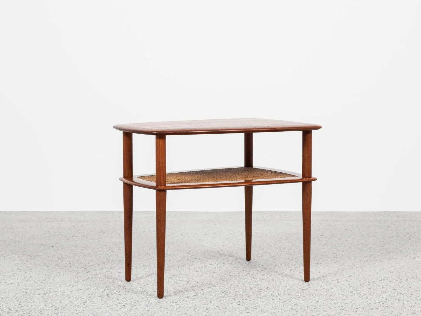 Midcentury Danish Side Table in Teak by Peter Hvidt &amp; Orla M&oslash;lgaard-Nielsen for France &amp; Daverkosen 1960s

This side table is designed by Peter Hvidt &amp; Orla M&oslash;lgaard-Nielsen and manufactured by France &amp; Daverkosen in Den