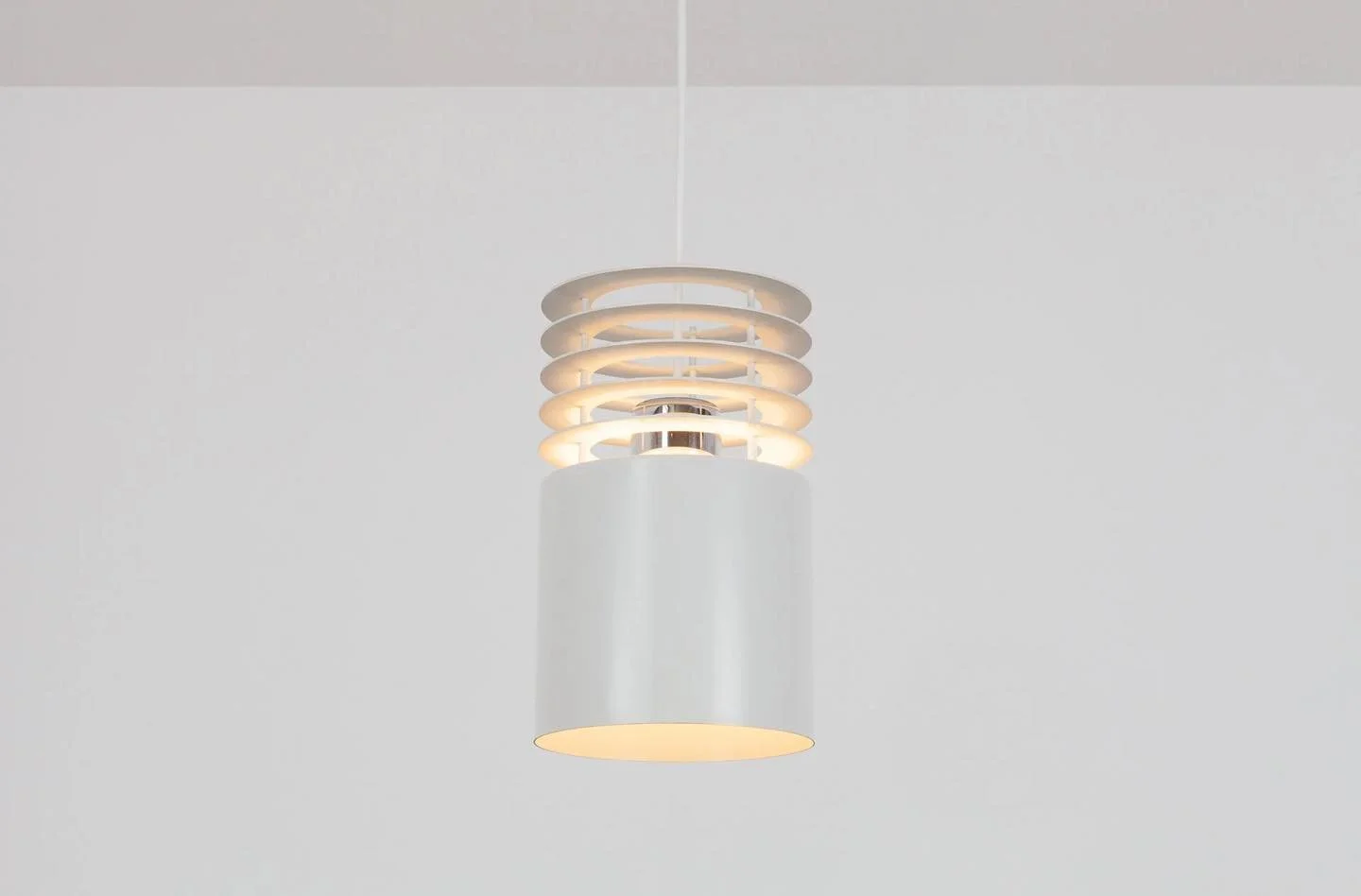 Hydra I by Jo Hammerborg

Off white lacquered aluminium, metal socket. Good vintage condition.

In 1969, Jo Hammerborg designed the Hydra for the Danish manufacturer Fog &amp; M&oslash;rup&rsquo;s 'White Line' collection: a range of lights by various