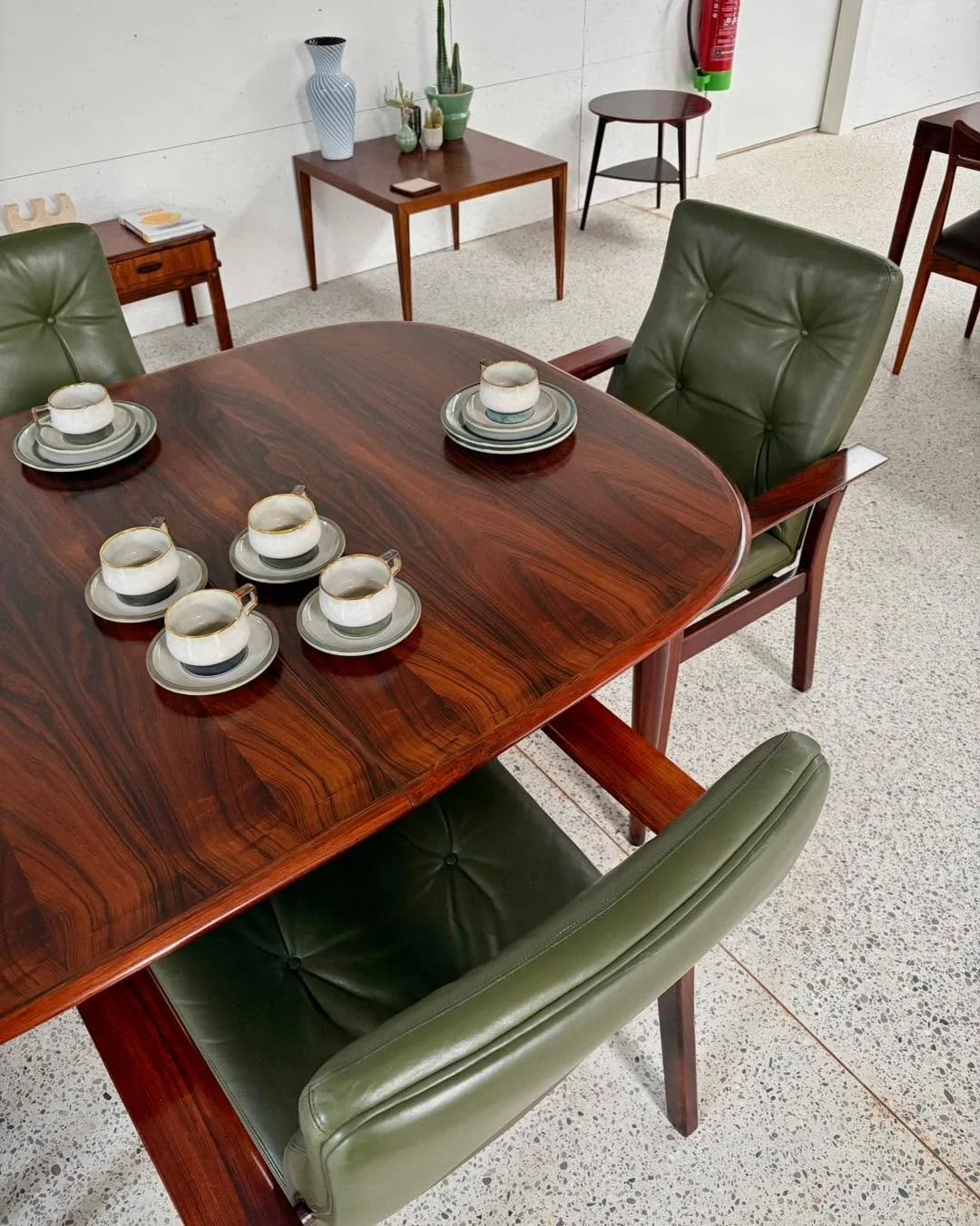 Contact us for more information!

You can visit us by appointment or shop online. Do not hesitate to contact us by email or by phone! 

#m&oslash;belfabrik #antwerp #vintagefurniture #deensdesign #vintageshop #midcenturydesign #1960sinteriors #1960s 