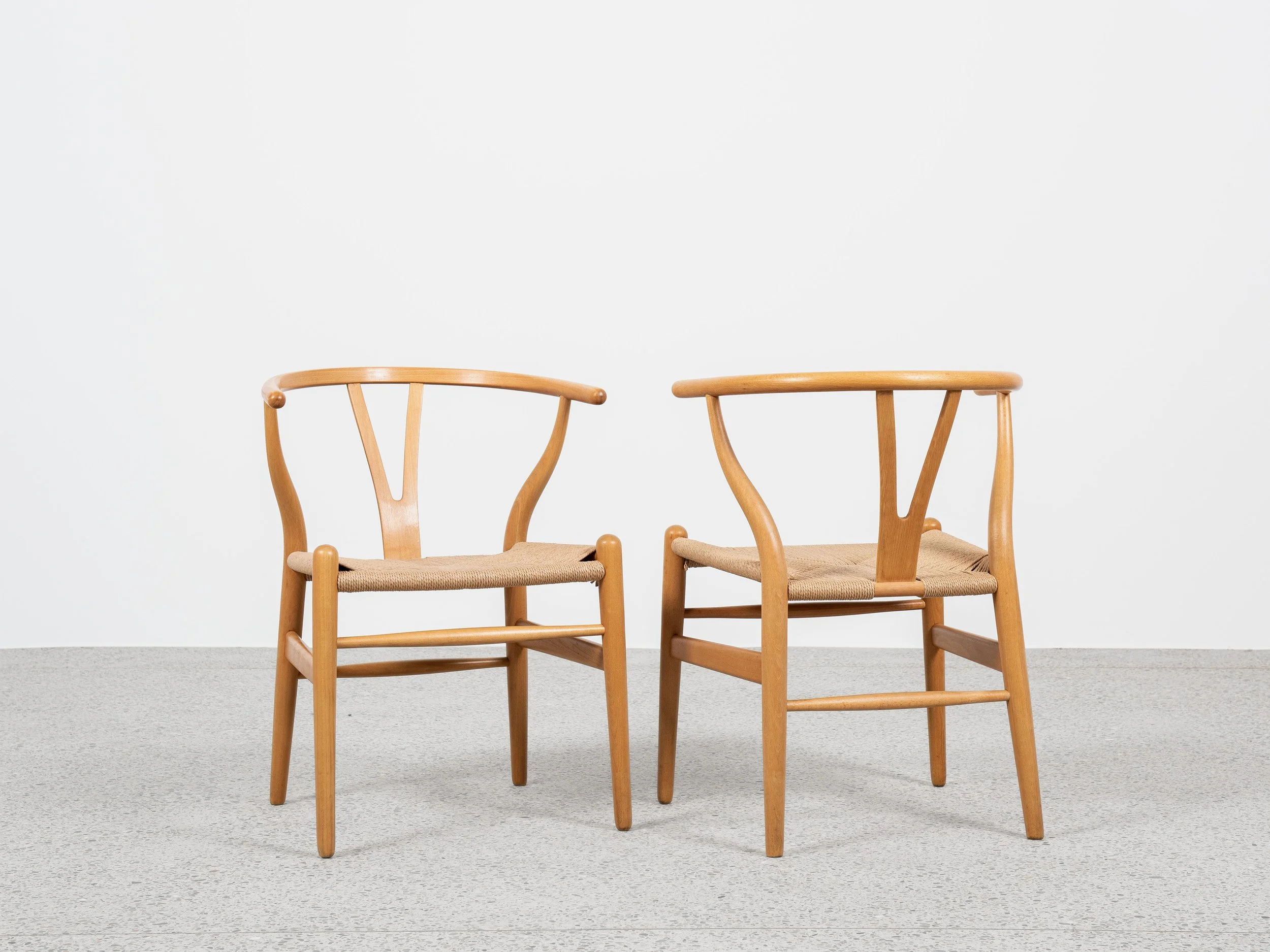 Midcentury pair of original Wishbone Chairs by Hans Wegner for Carl Hansen & Søn — Møbelfabrik