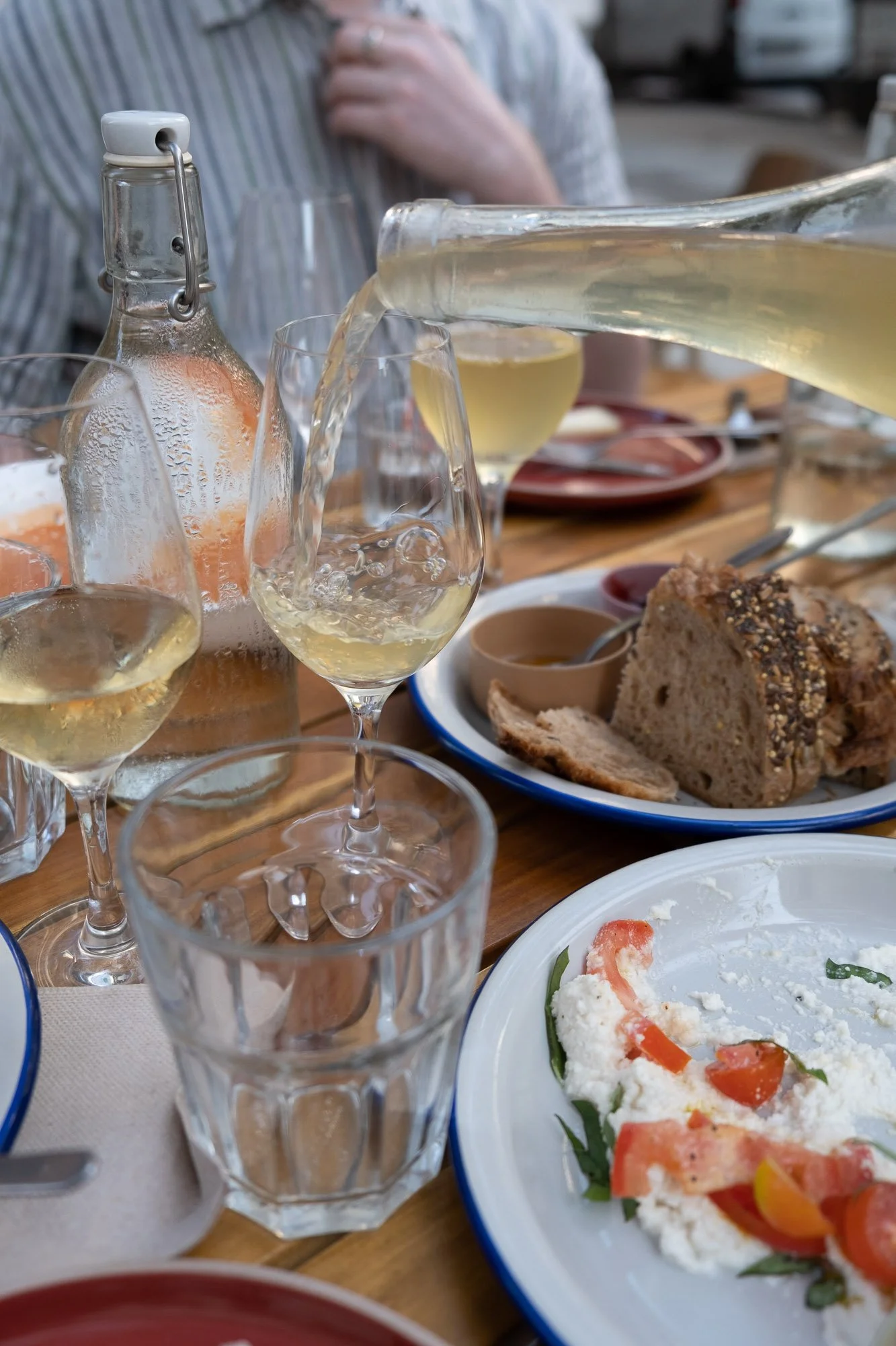 mes amours Valencia Spain wine bar
