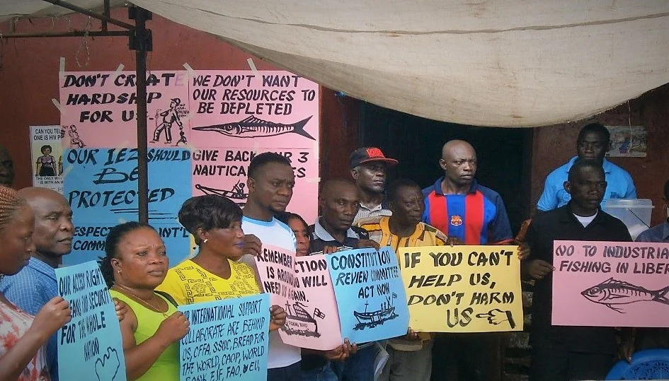Les communautés de pêche artisanale du Liberia préoccupées par la décision du Gouvernement en faveur des chalutiers